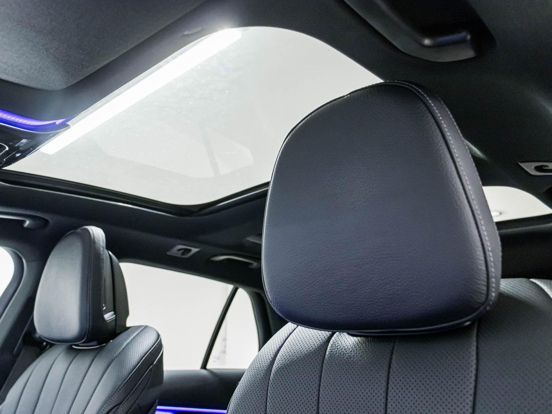 MERCEDES-BENZ E 300 de 4MATIC T-Modell-image-8