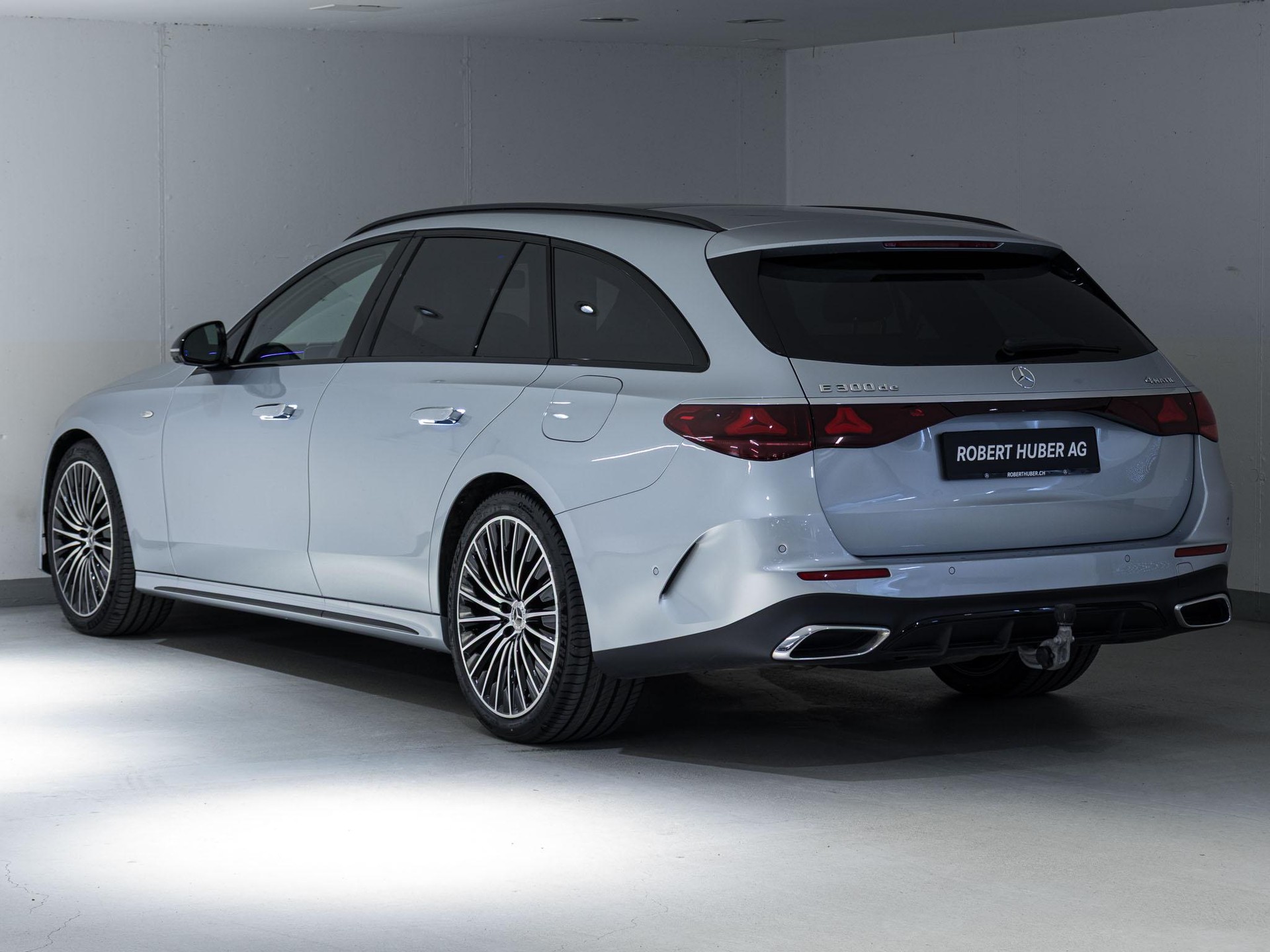MERCEDES-BENZ E 300 de 4MATIC T-Modell-image-3