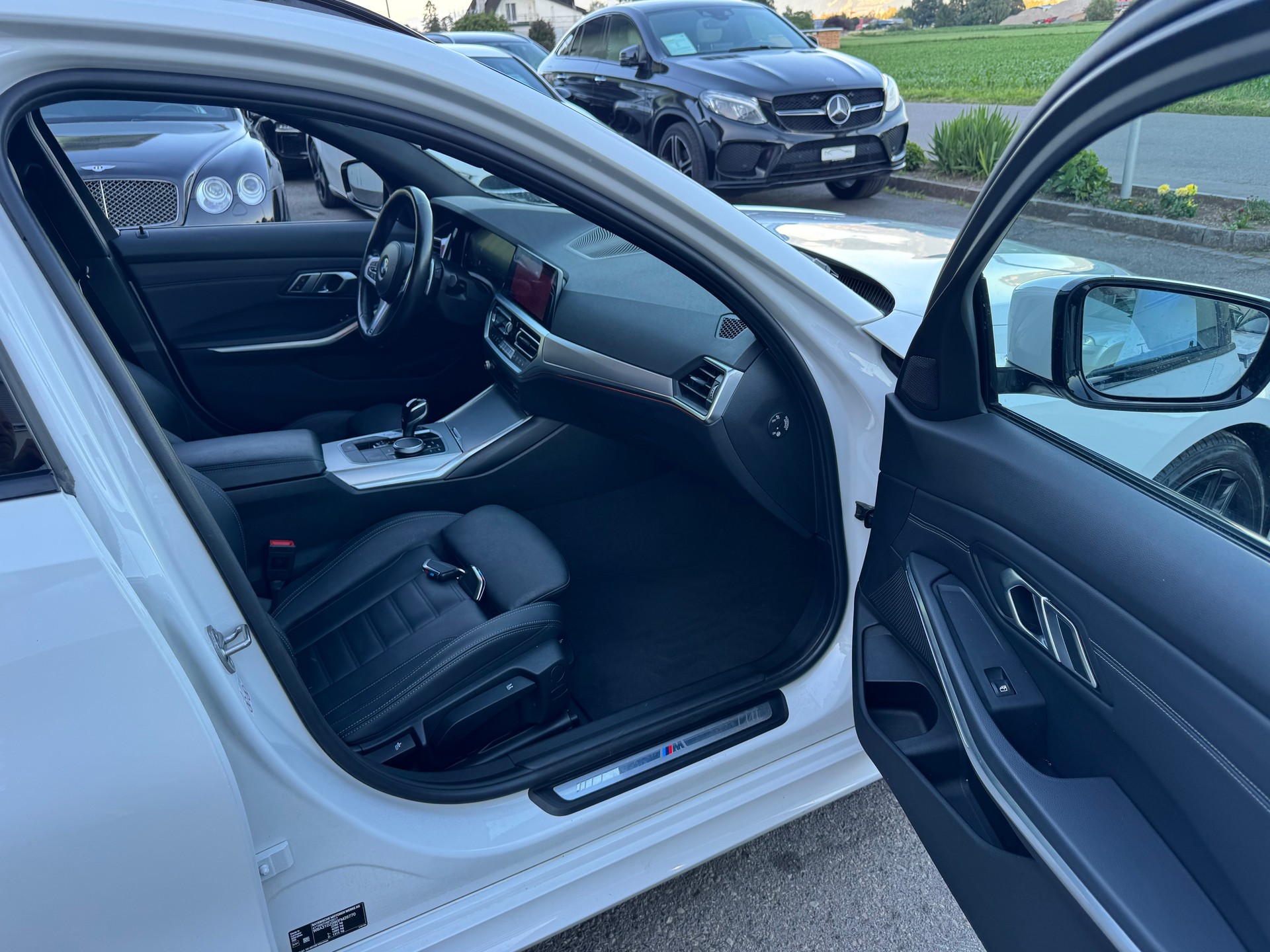 BMW 320d xDrive 48V Touring M Sport Steptronic-image-9