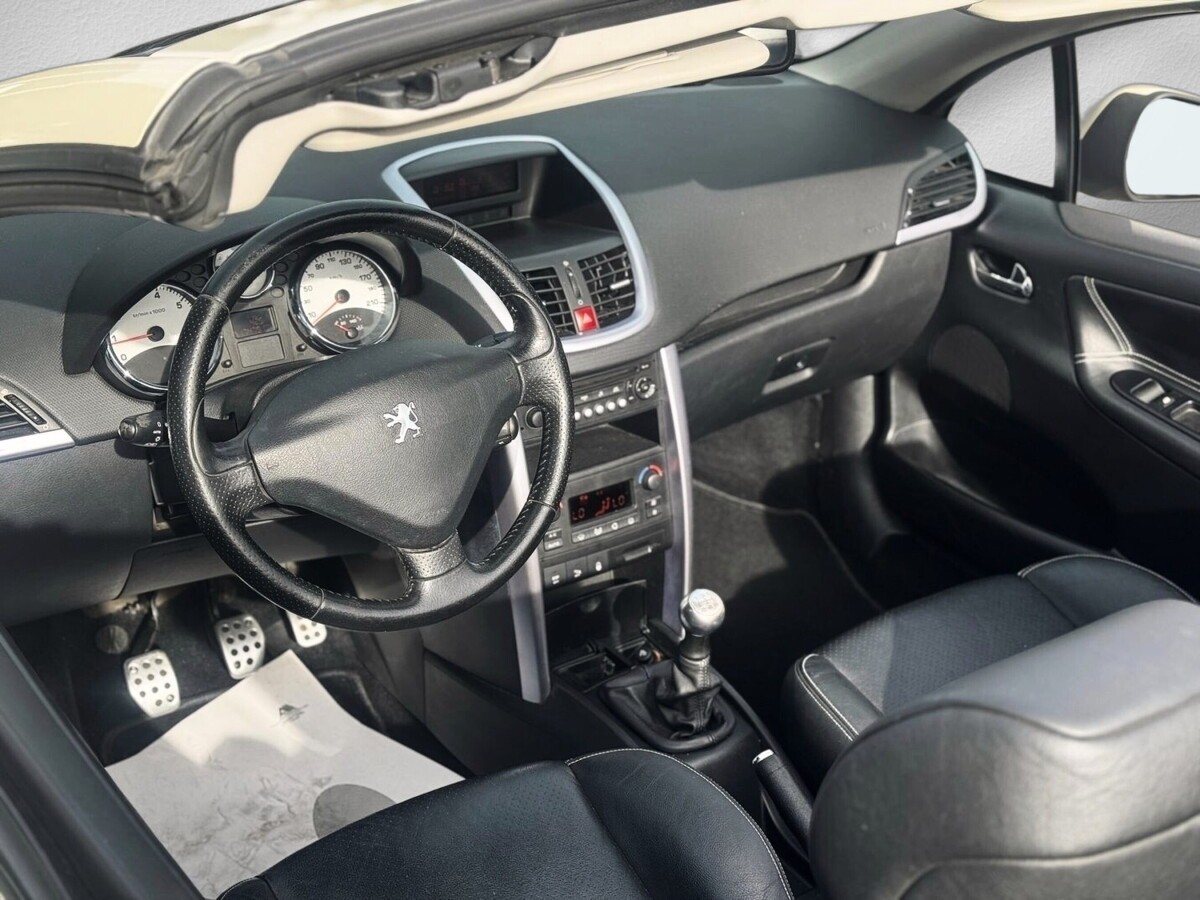 PEUGEOT 207 CC 1.6 16V Turbo Sport-image-5