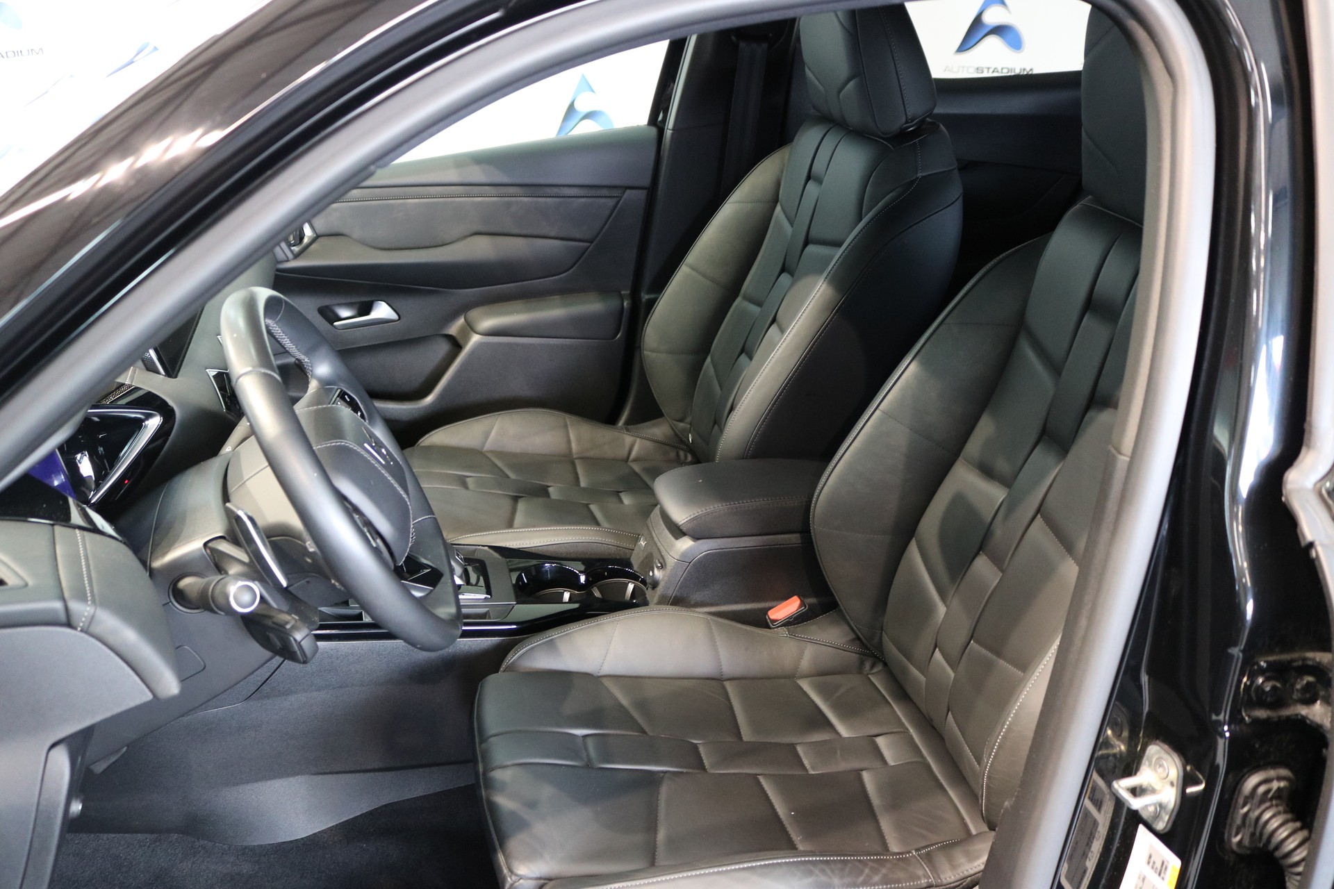 DS AUTOMOBILES DS 3 Crossback 1.2 PureTech SO Chic EAT8-image-3