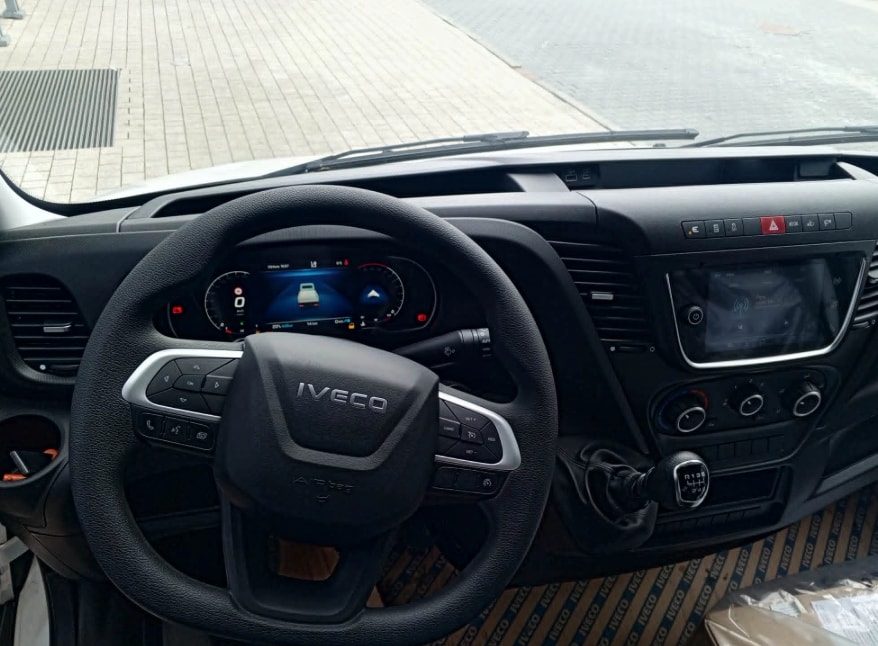 IVECO Daily 35 S 18H Kasten mit Hebebühne-image-5