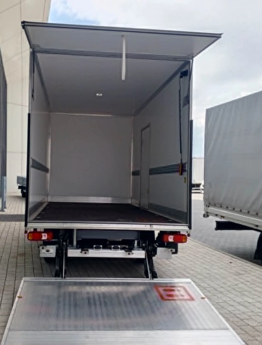 IVECO Daily 35 S 18H Kasten mit Hebebühne-image-2