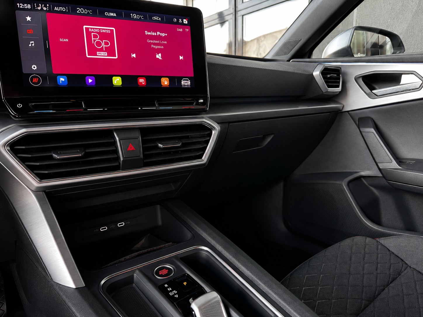 SEAT Leon 1.4 eHybrid pHEV DSG FR-image-13