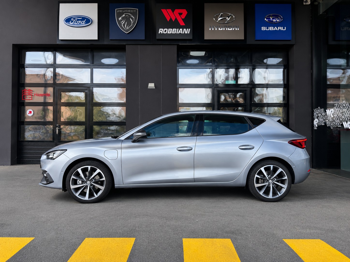 SEAT Leon 1.4 eHybrid pHEV DSG FR-image-1