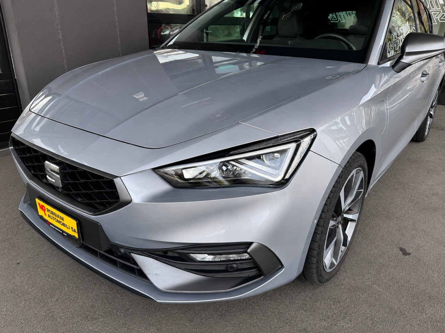SEAT Leon 1.4 eHybrid pHEV DSG FR-image-3
