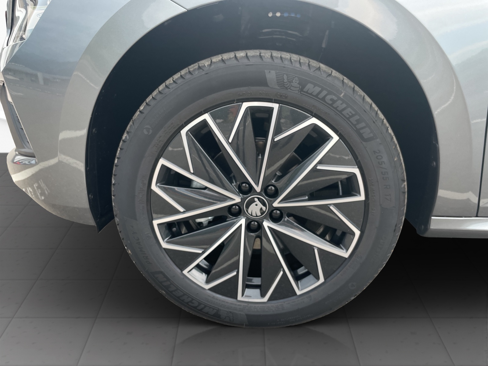 SKODA Kamiq 1.5 TSI Dynamic DSG-image-18