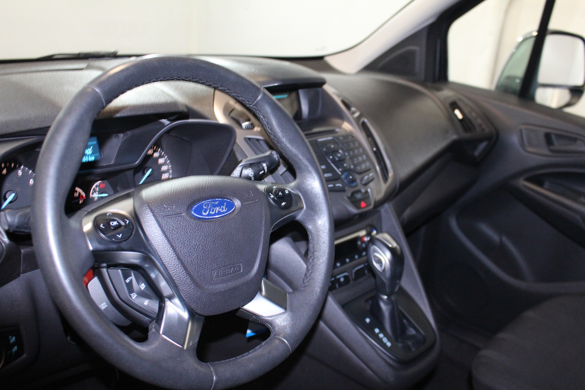 FORD Tourneo Grand Connect 1.6 EcoB 150 Trend-image-13