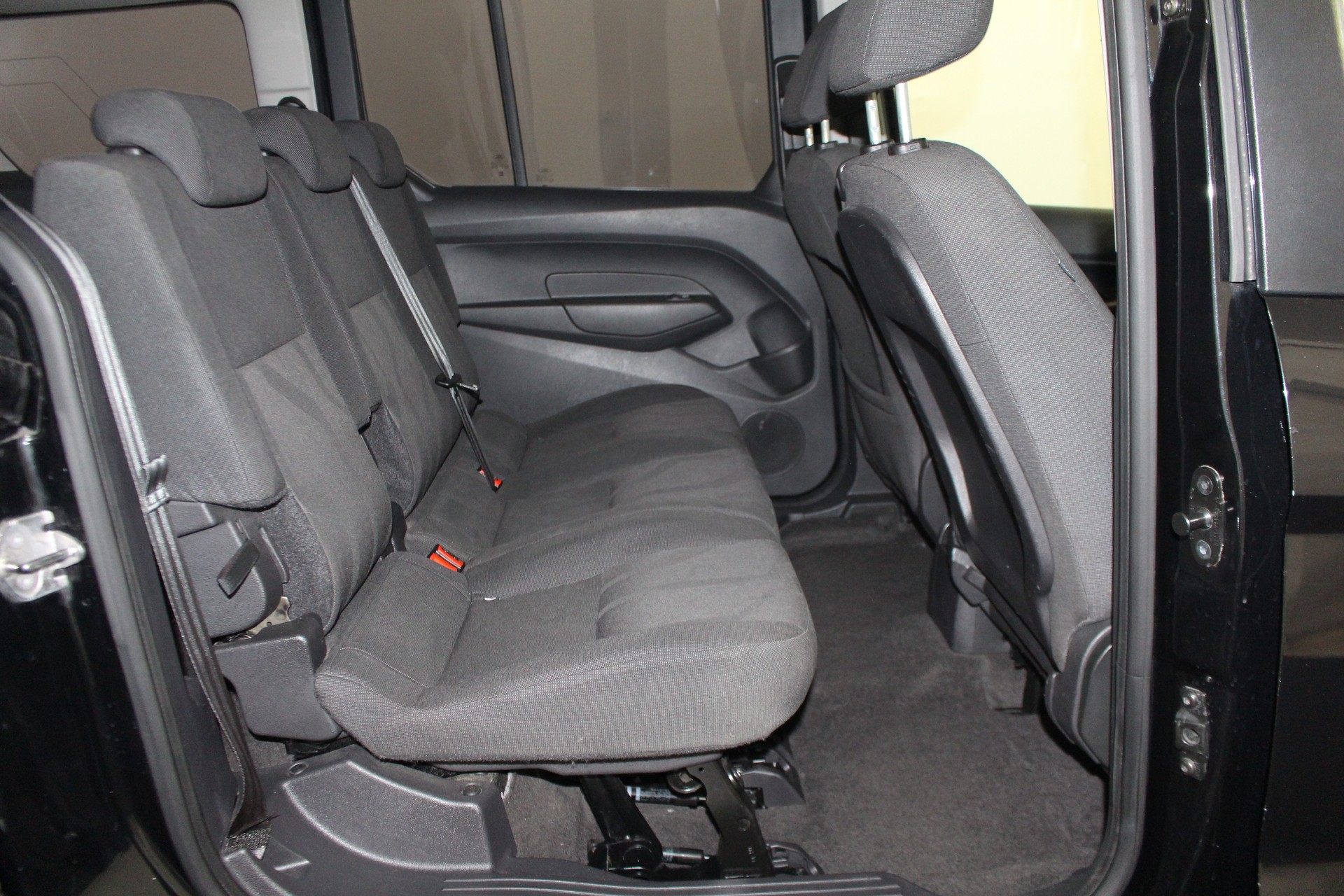 FORD Tourneo Grand Connect 1.6 EcoB 150 Trend-image-10