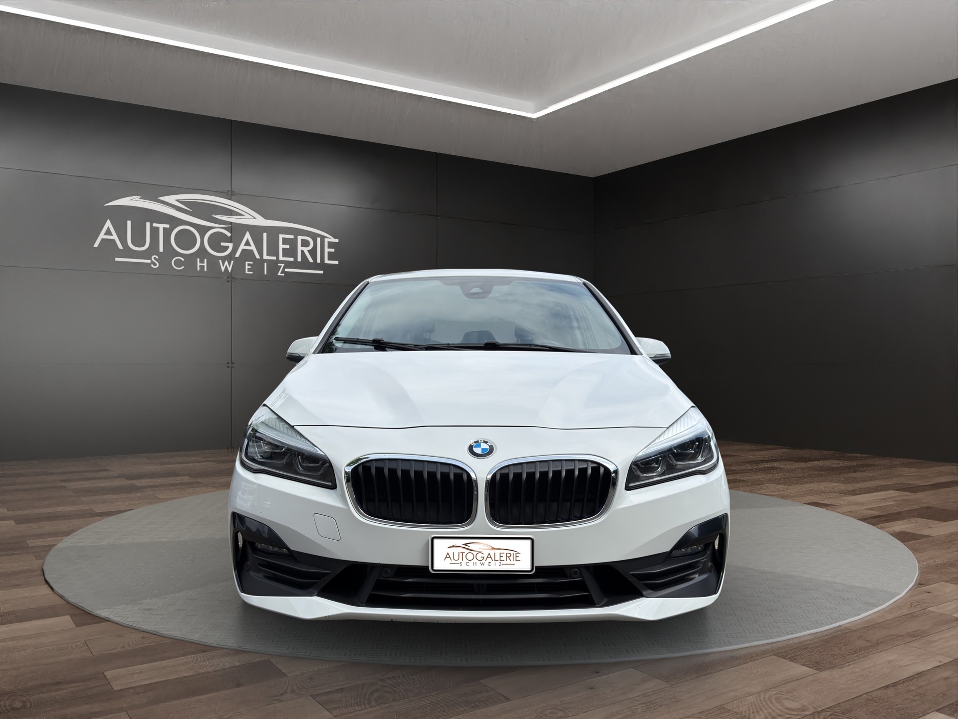 BMW 220d xDrive Gran Tourer | CH Fzg. | Driving Assistant Plus | Kamera | LED Scheinw. | HeadUp | Sportsitze |-image-1
