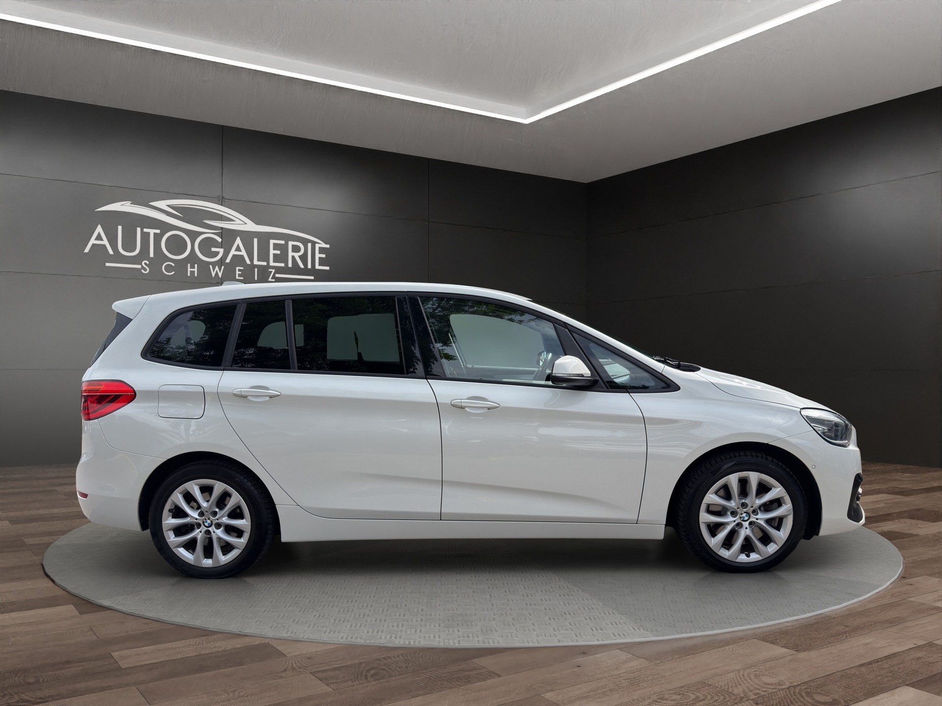BMW 220d xDrive Gran Tourer | CH Fzg. | Driving Assistant Plus | Kamera | LED Scheinw. | HeadUp | Sportsitze |-image-6