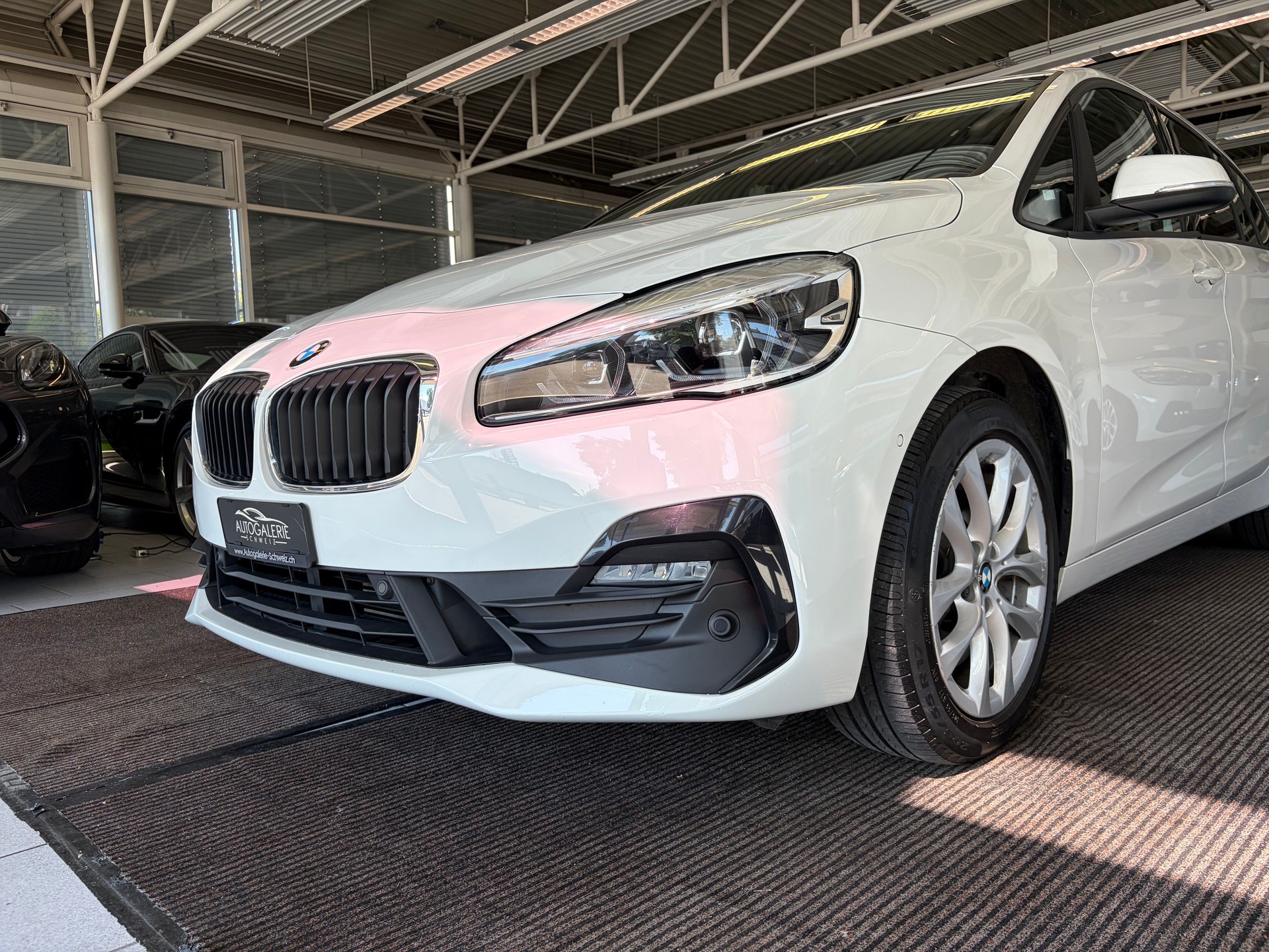 BMW 220d xDrive Gran Tourer | CH Fzg. | Driving Assistant Plus | Kamera | LED Scheinw. | HeadUp | Sportsitze |-image-36