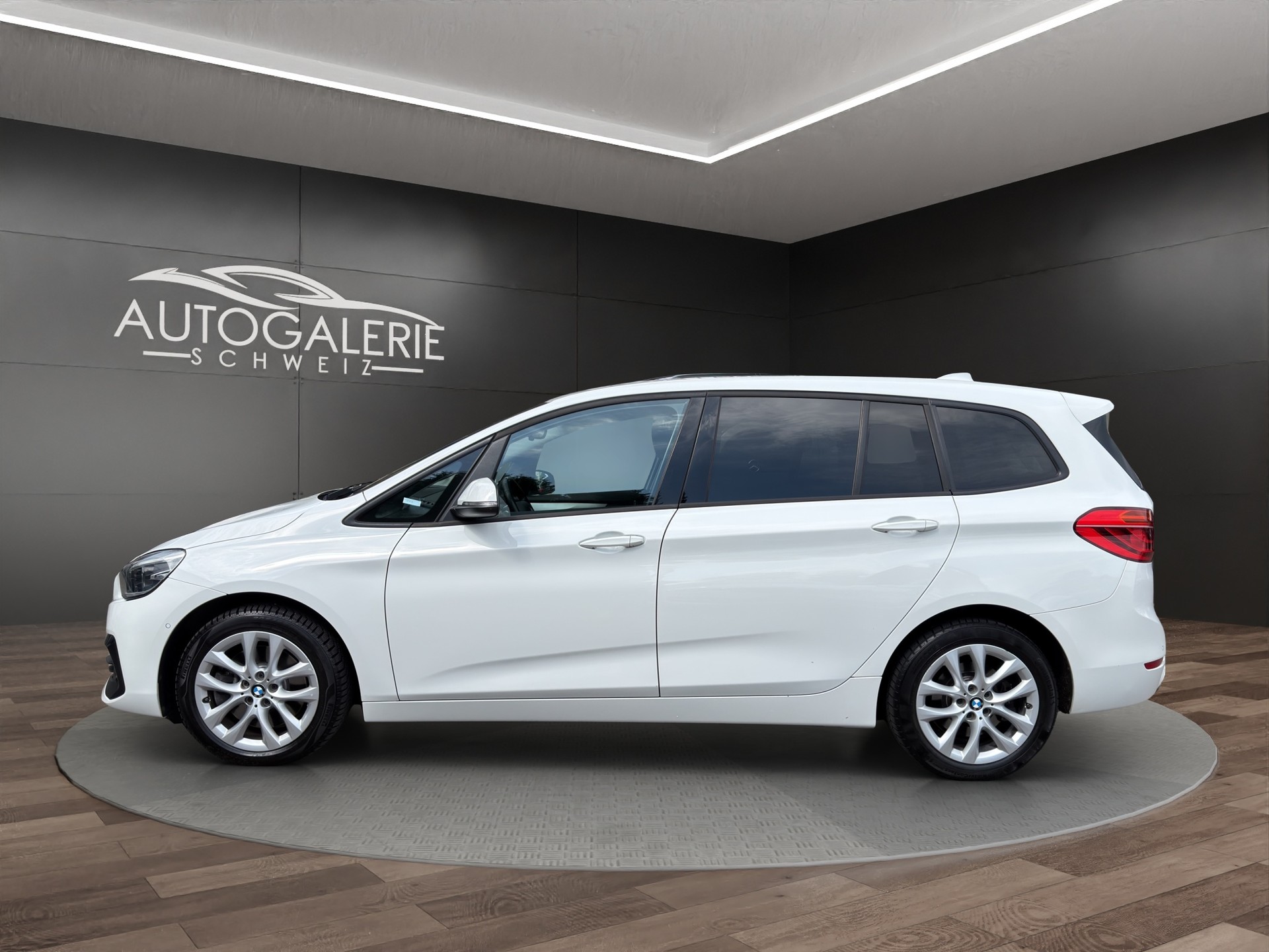 BMW 220d xDrive Gran Tourer | CH Fzg. | Driving Assistant Plus | Kamera | LED Scheinw. | HeadUp | Sportsitze |-image-2