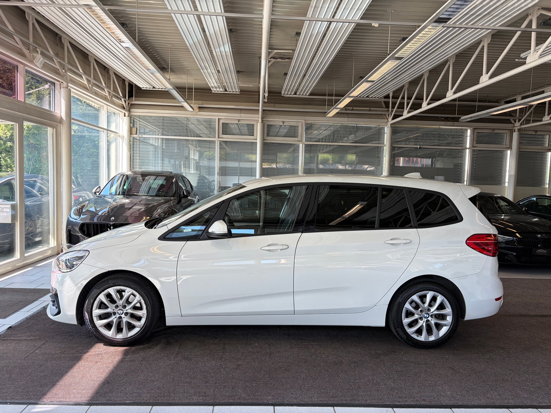 BMW 220d xDrive Gran Tourer | CH Fzg. | Driving Assistant Plus | Kamera | LED Scheinw. | HeadUp | Sportsitze |-image-10