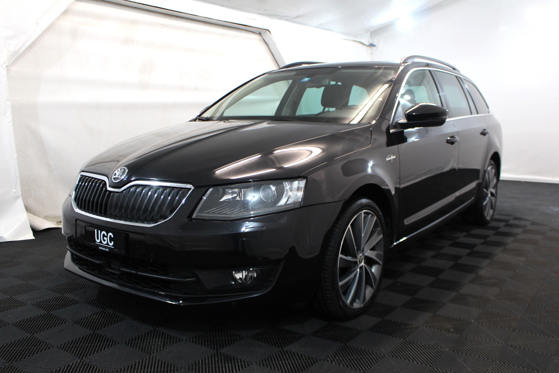 SKODA Octavia Combi 1.8 TSI L & K 4x4 DSG-showroom-element-2