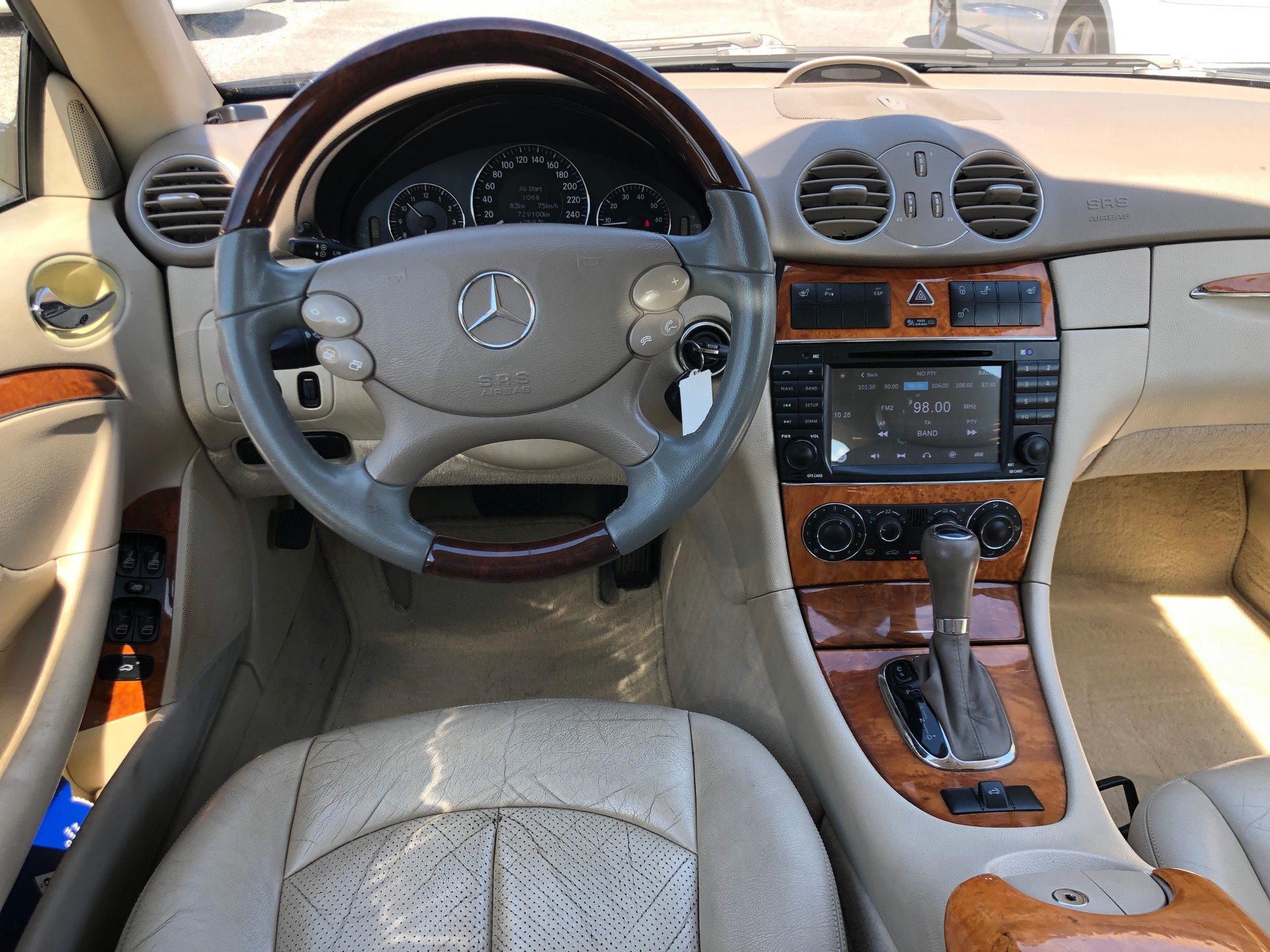 MERCEDES-BENZ CLK 200 Kompressor Elégance-image-8