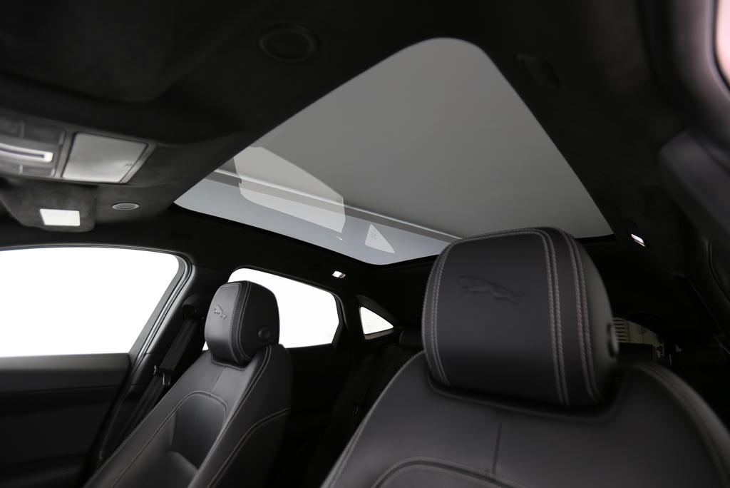JAGUAR E-Pace 2.0 I4 200 R-Dynamic SE AWD-image-8