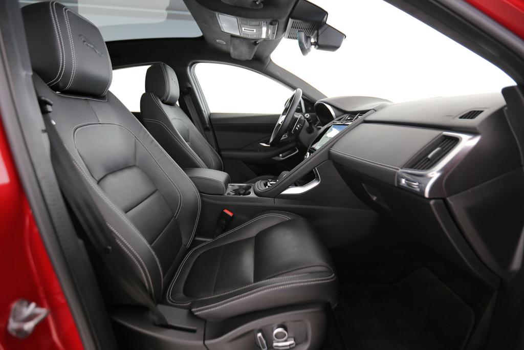 JAGUAR E-Pace 2.0 I4 200 R-Dynamic SE AWD-image-1