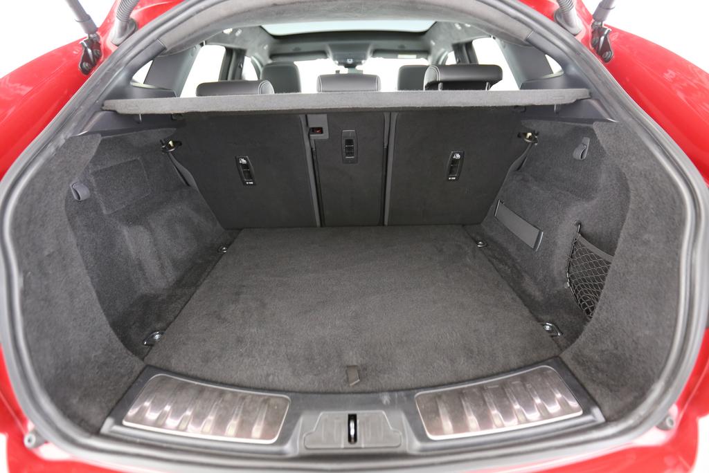 JAGUAR E-Pace 2.0 I4 200 R-Dynamic SE AWD-image-5