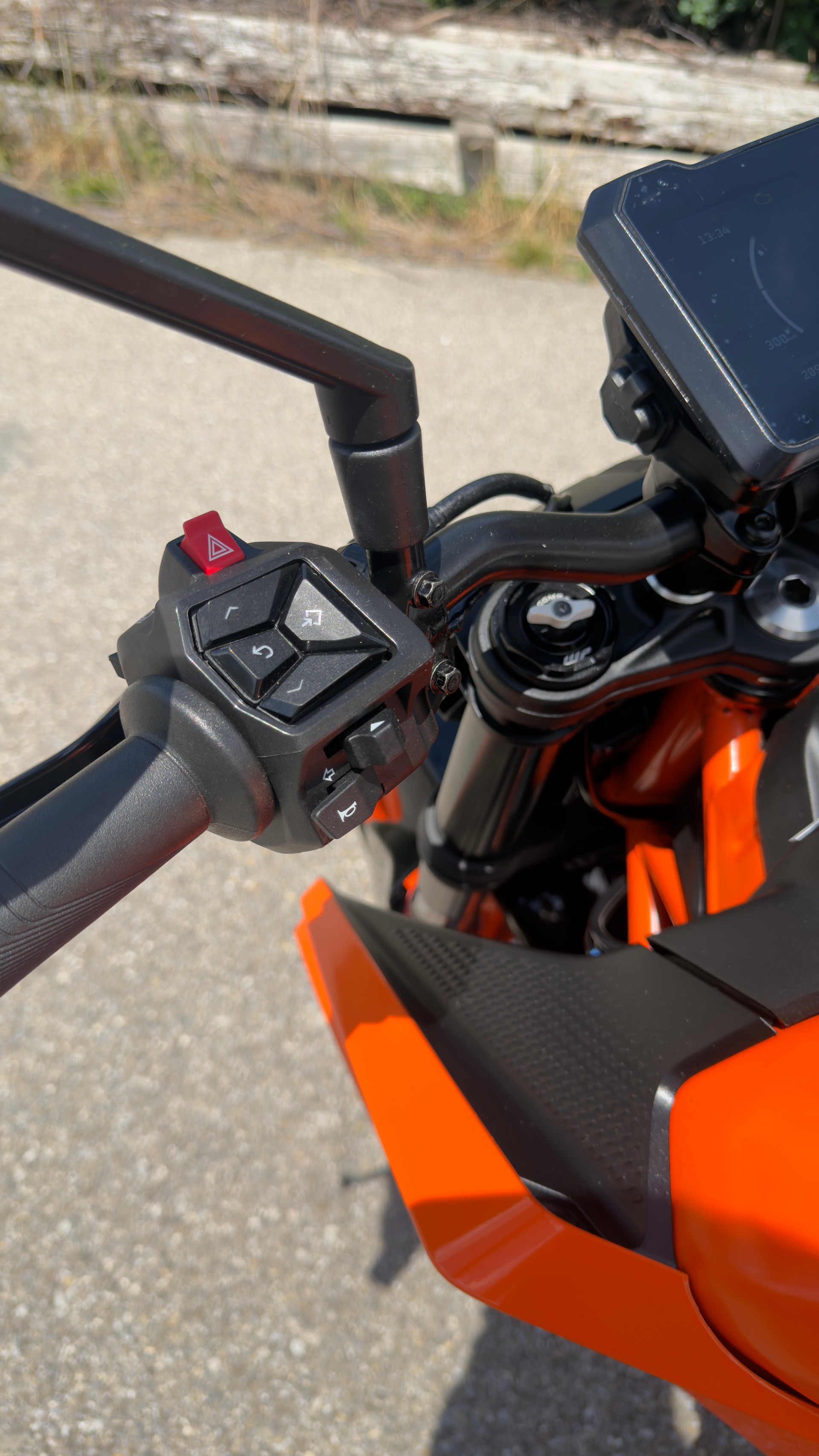 KTM 390 Duke-image-8