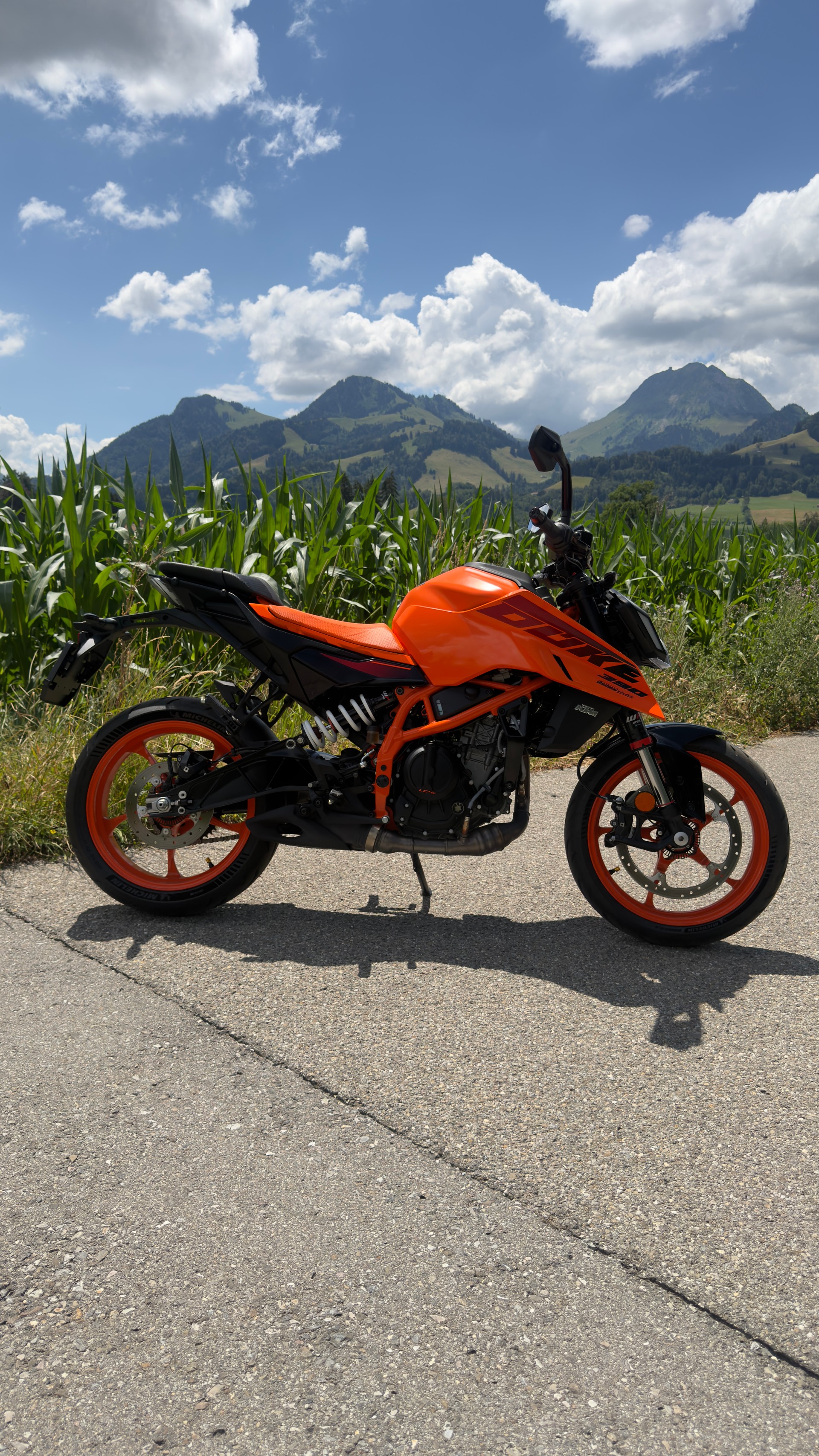 KTM 390 Duke-showroom-element-1
