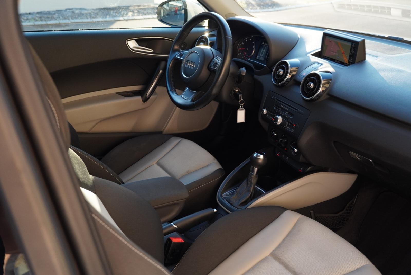 AUDI A1 1.4 TFSI Ambition S-tronic-image-19
