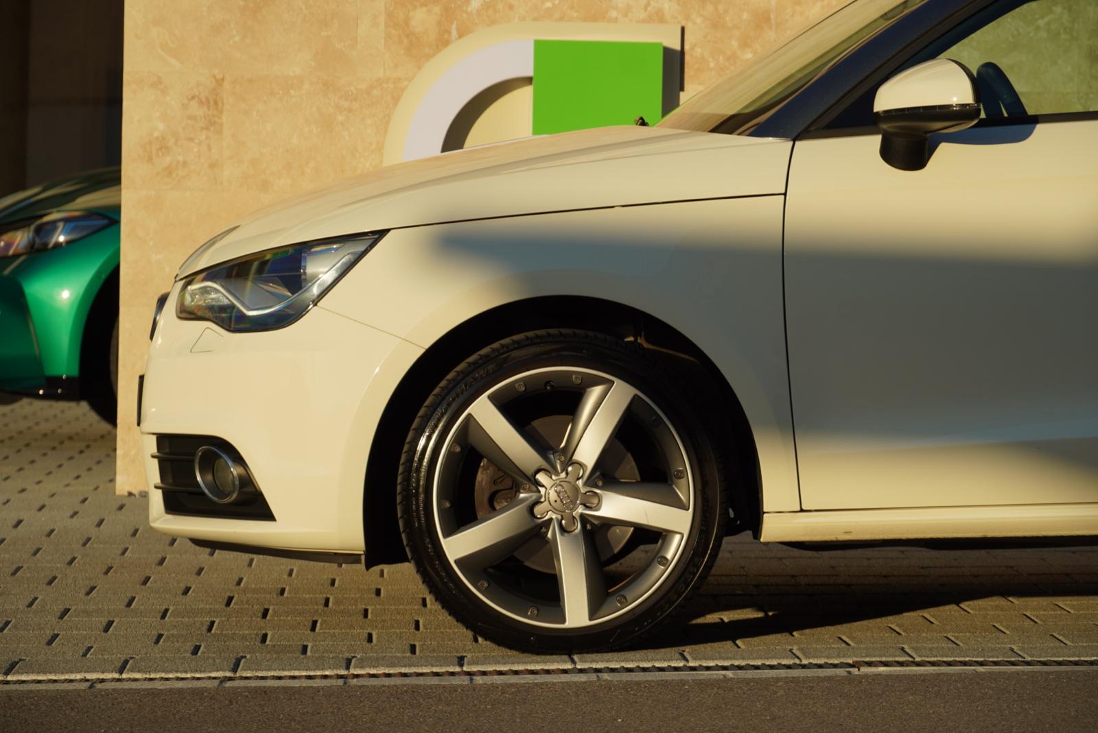 AUDI A1 1.4 TFSI Ambition S-tronic-image-6