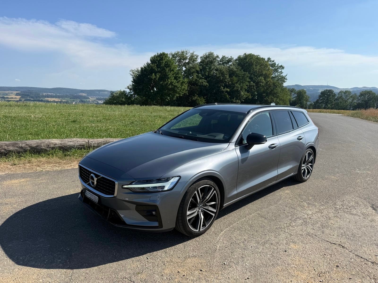 VOLVO V60 D4 AWD Momentum Geartronic-image-4