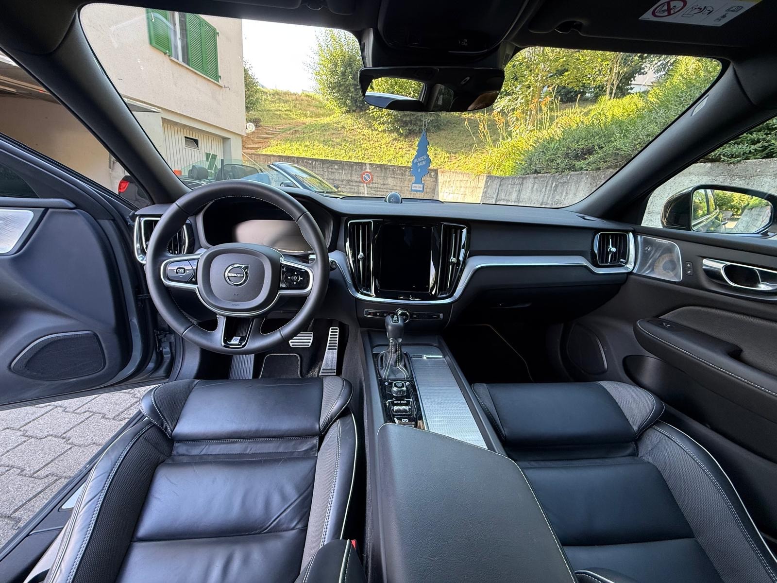VOLVO V60 D4 AWD Momentum Geartronic-image-6