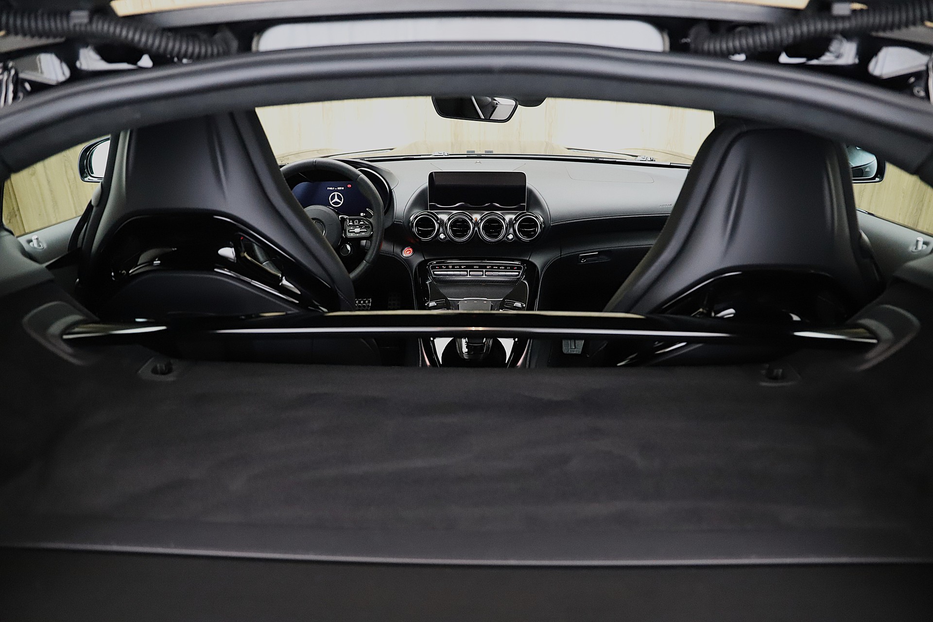 MERCEDES-BENZ AMG GT C Speedshift DCT-image-6