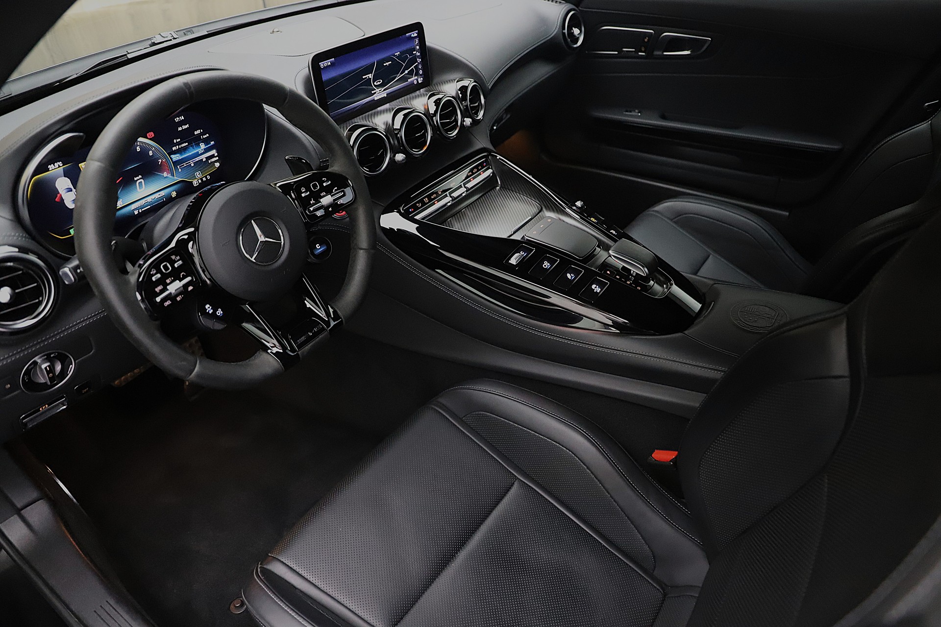 MERCEDES-BENZ AMG GT C Speedshift DCT-image-4