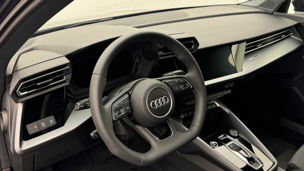 AUDI A3 Sportback TFSI 110 kW S line S tronic-image-6