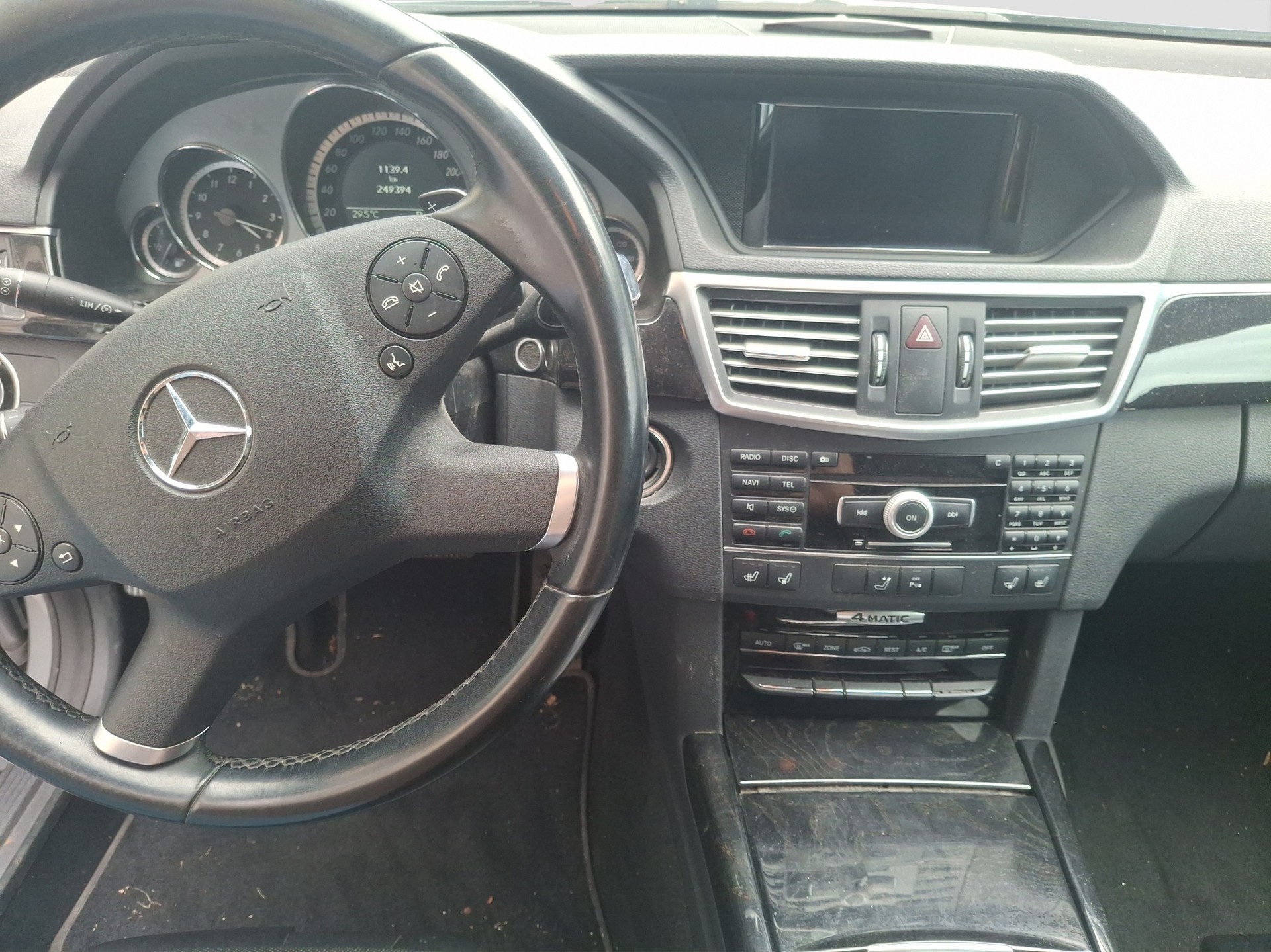 MERCEDES-BENZ E 350 CDI BlueEfficiency 4Matic 7G-Tronic-image-7