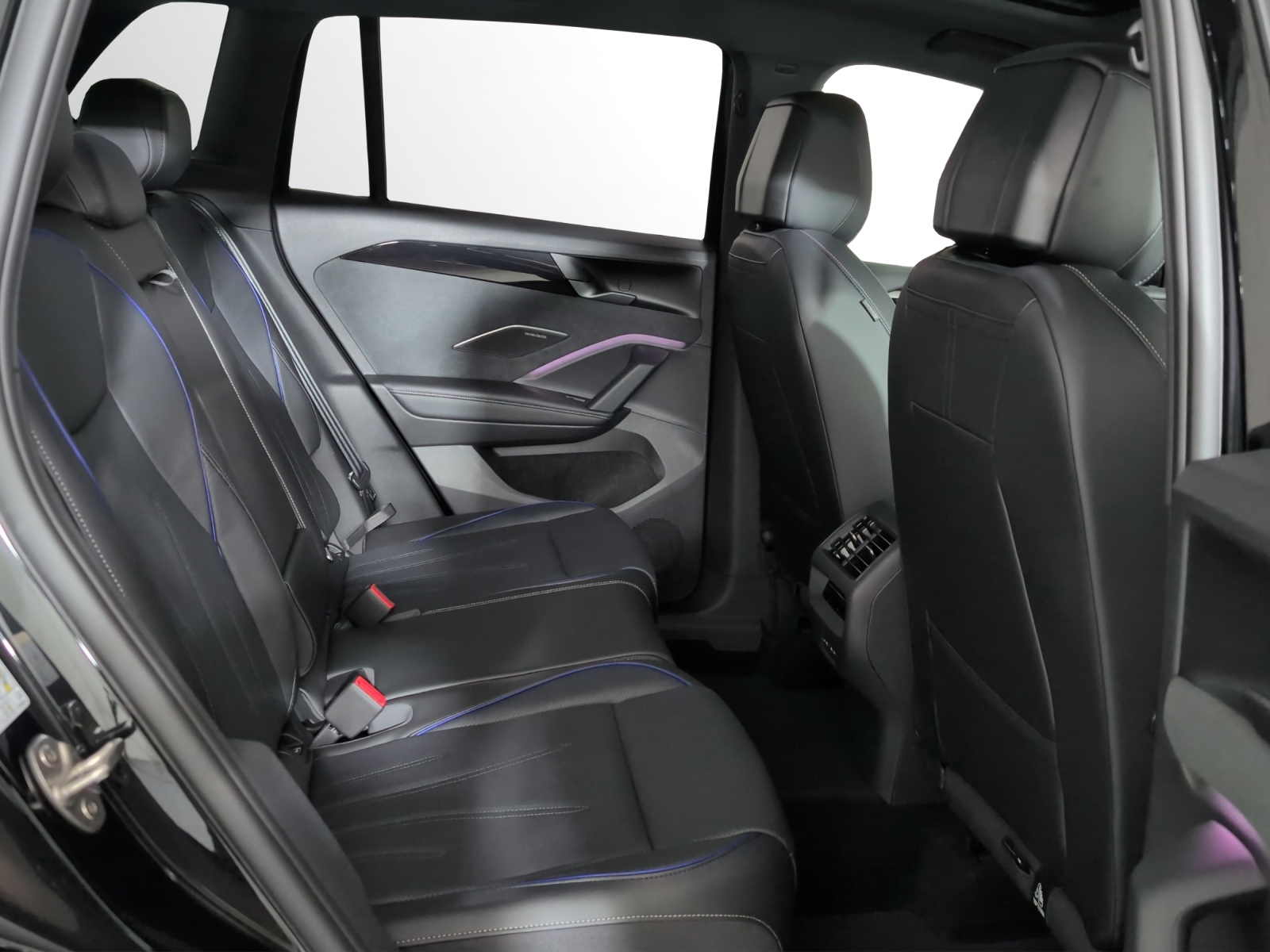 VW Tiguan 2.0 TSI DSG R-Line Plus 4Motion-image-8