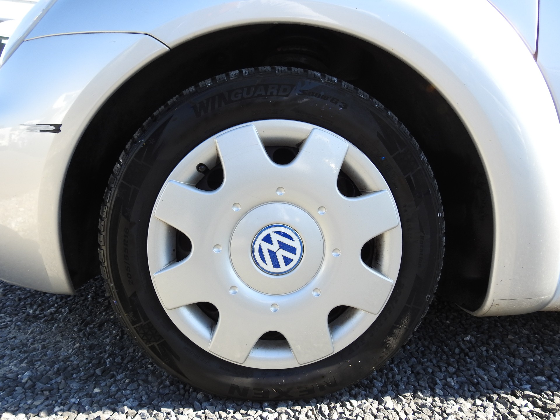 VW NEW Beetle 2.0-image-8