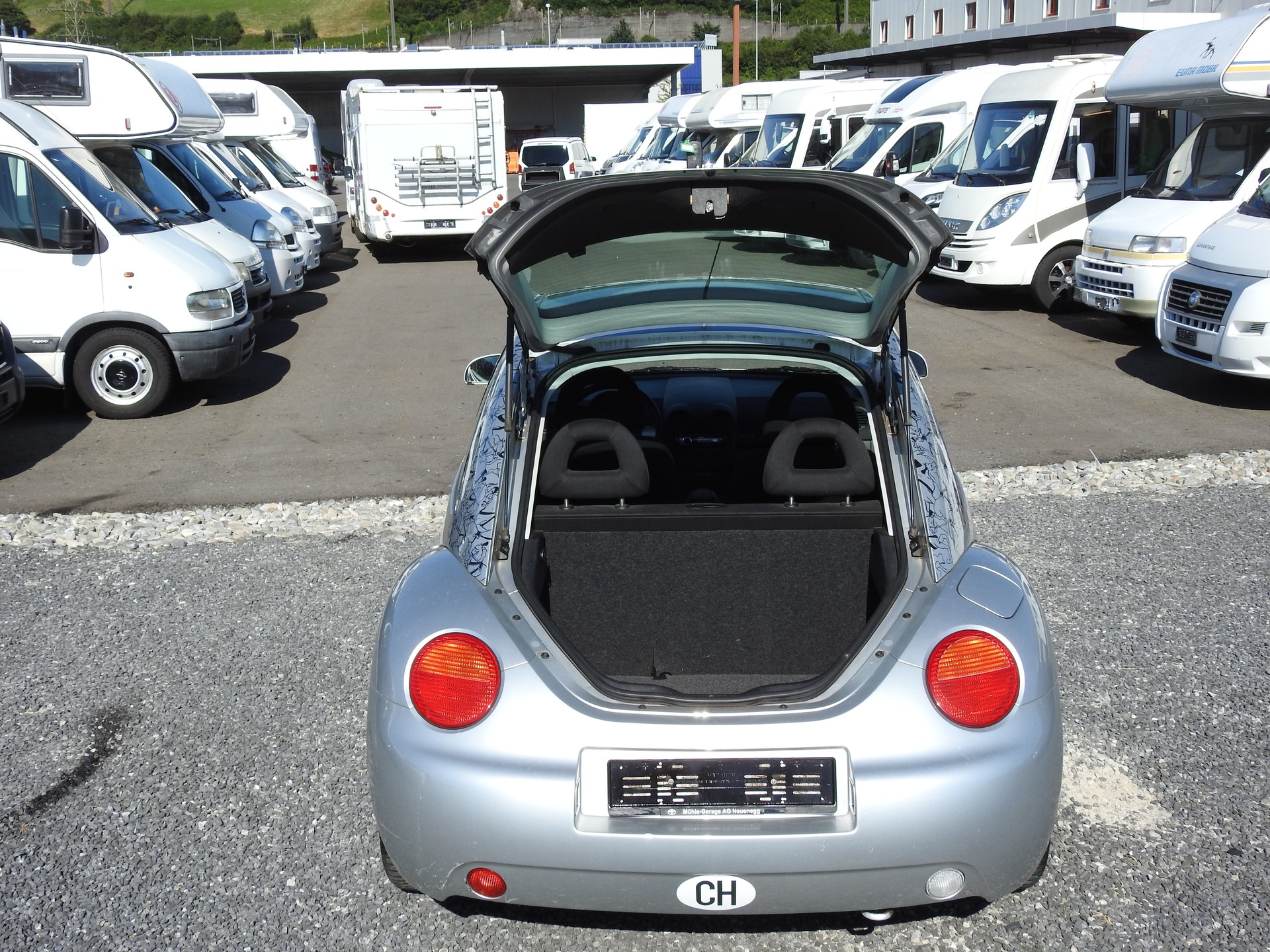 VW NEW Beetle 2.0-image-9