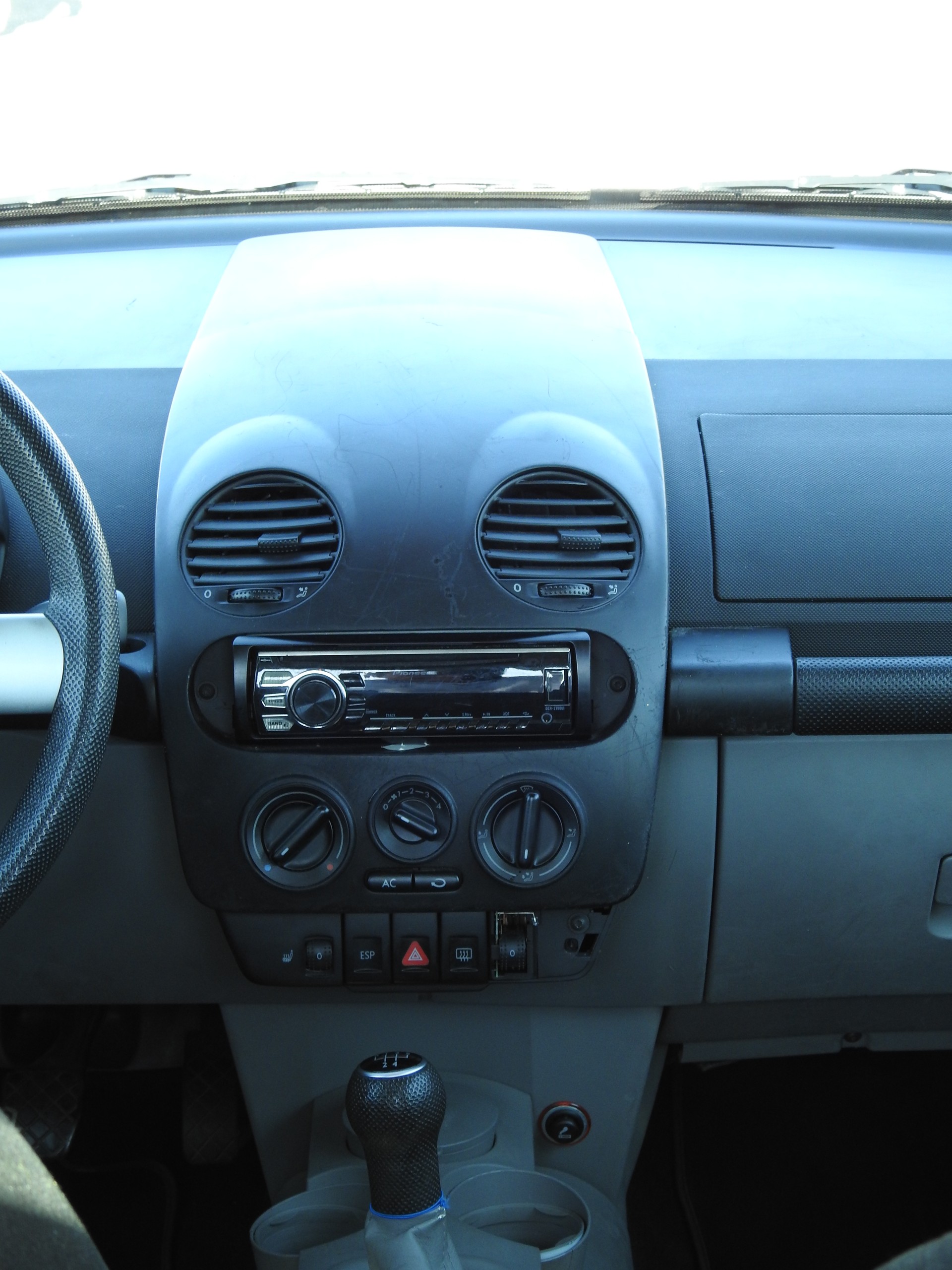 VW NEW Beetle 2.0-image-16