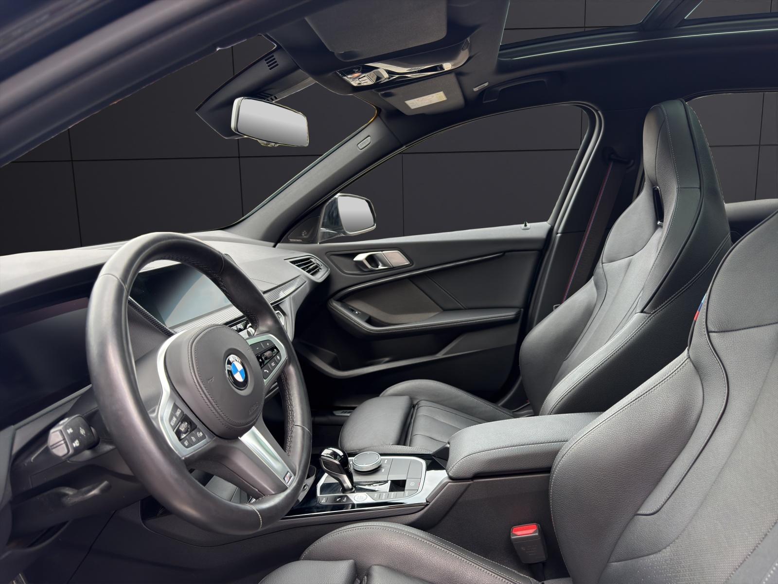 BMW M135i xDrive-image-1