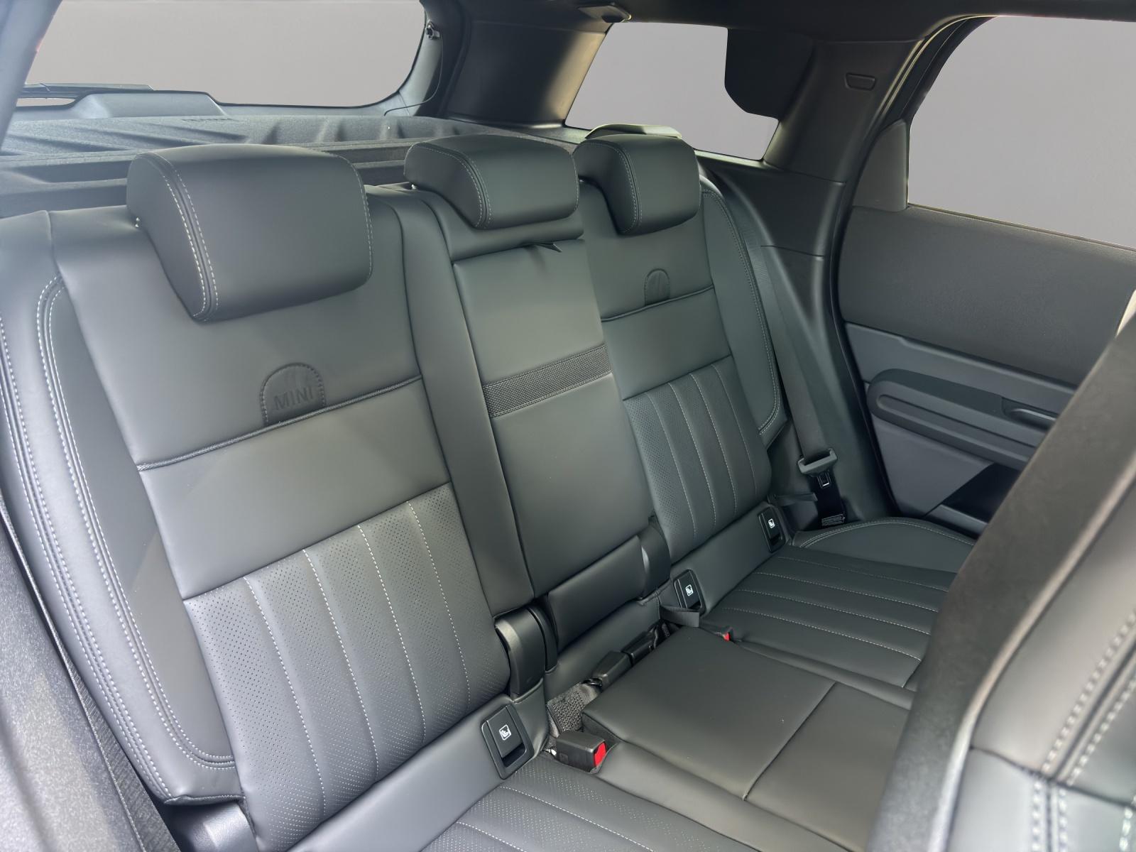 MINI Countryman U25 2.0i John Cooper Works ALL4-image-11