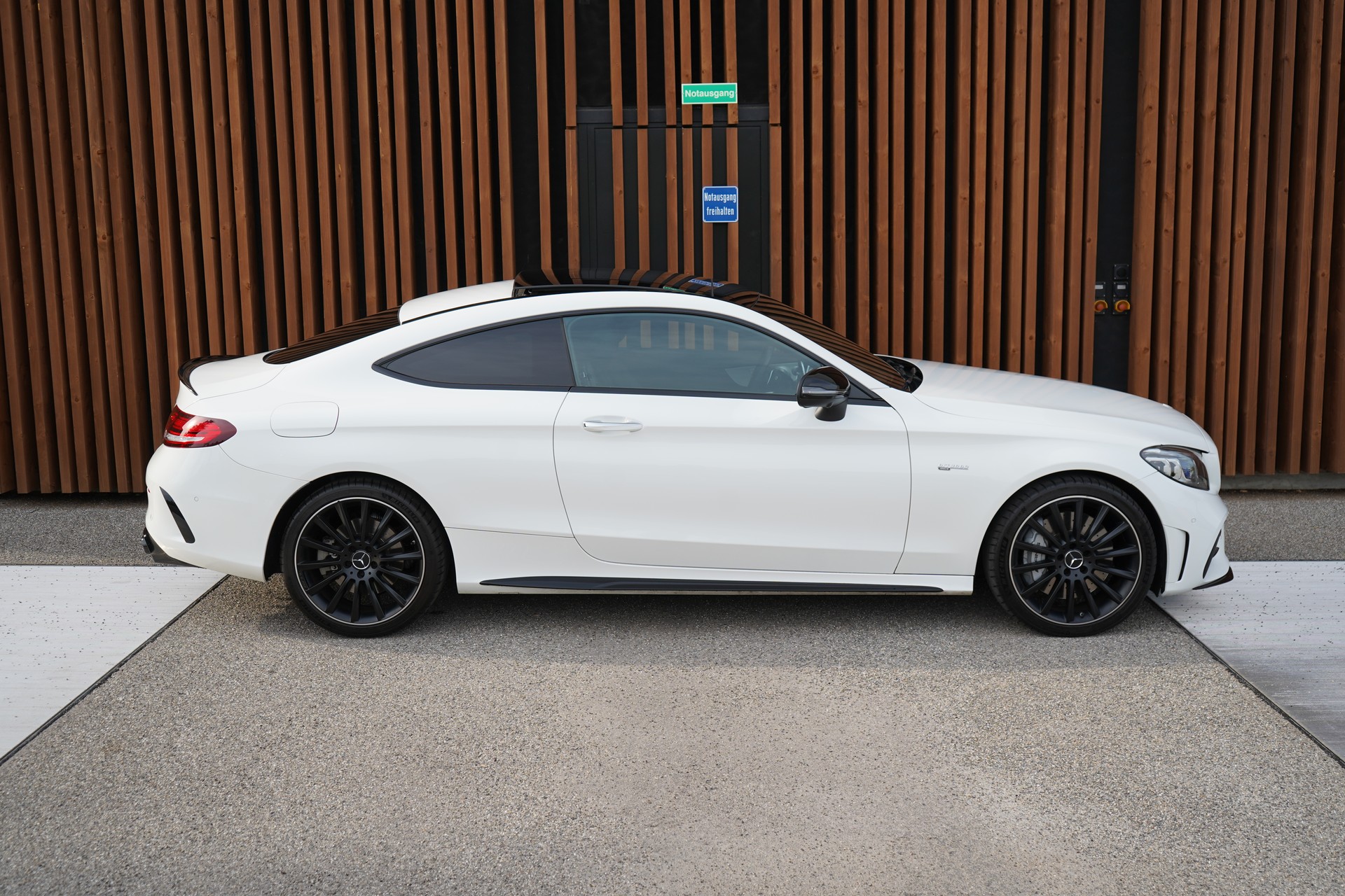 MERCEDES-BENZ C 43 AMG PREMIUM + NIGHT EDITION 4MATIC 9G-TRONIC l 390 PS-showroom-element-2