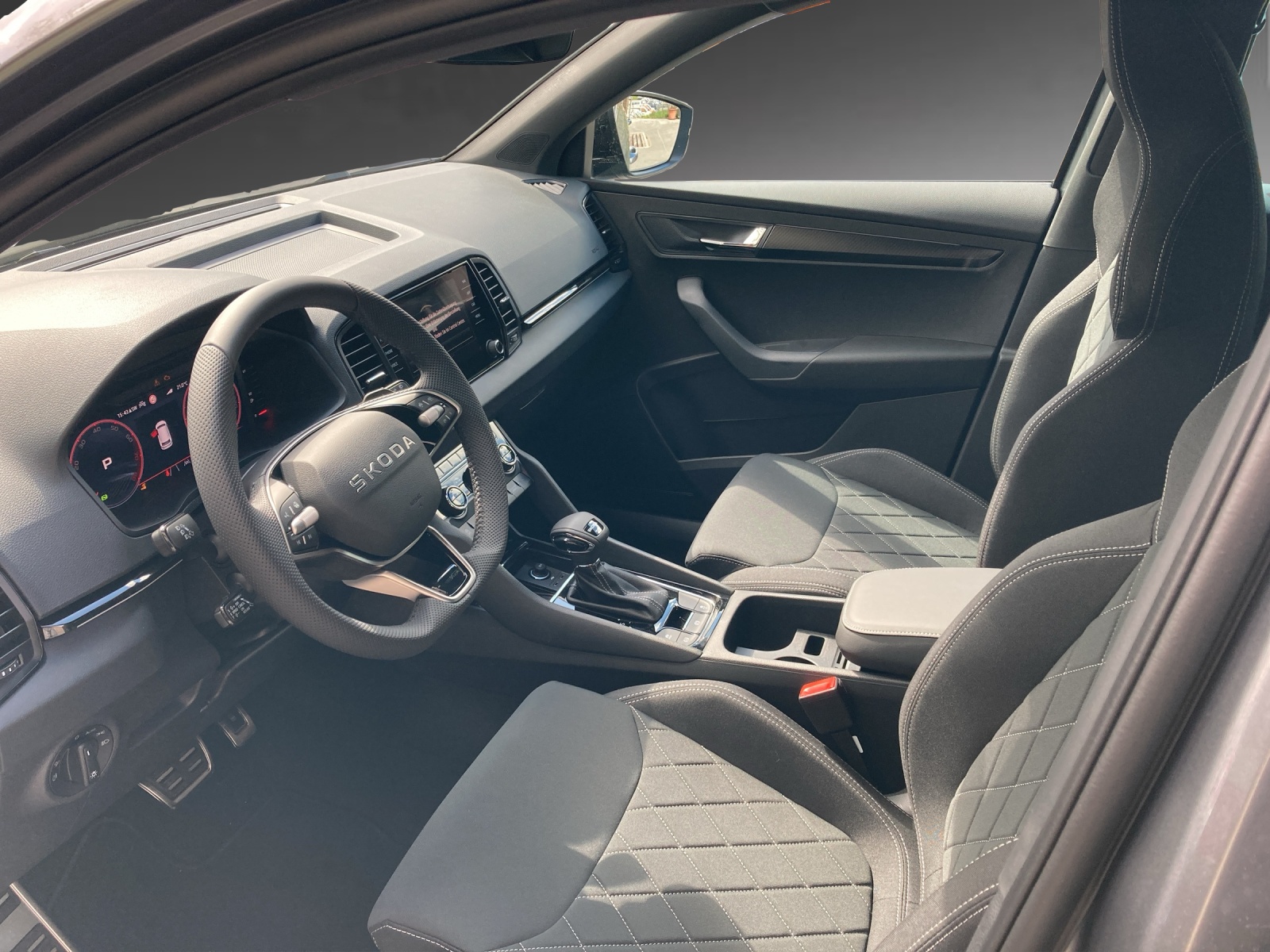 SKODA Karoq 2.0 TSI SportLine 4x4 DSG-image-5