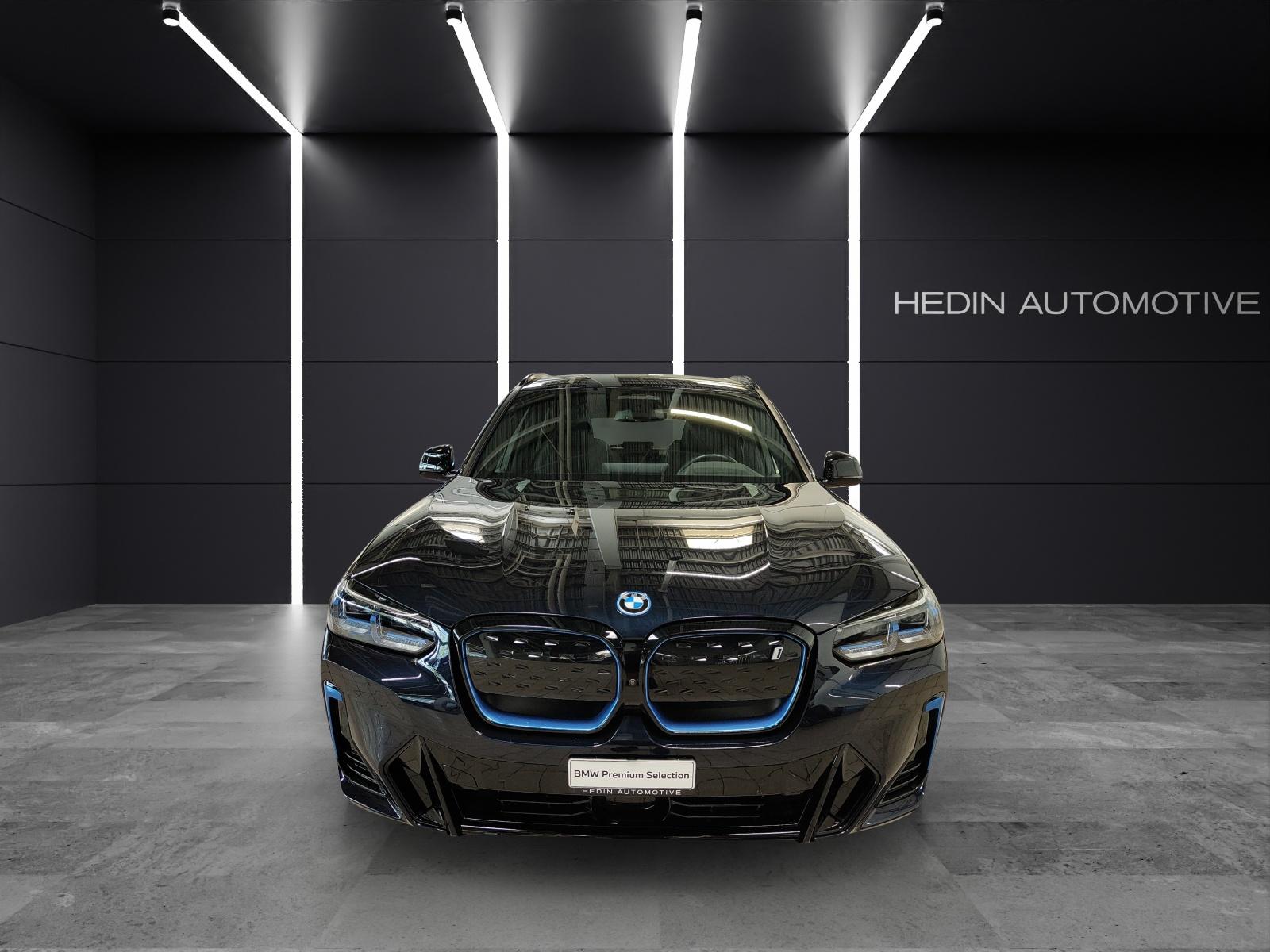 BMW iX3 E-Motor MFK 16.07.2026/ Attraktiven Leasingzinssatz ab 1,9 % bei Abschluss einer BMW Fahrzeugversicherung-showroom-element-2