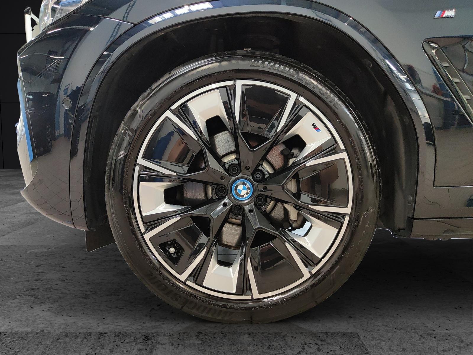 BMW iX3 E-Motor MFK 16.07.2026/ Attraktiven Leasingzinssatz ab 1,9 % bei Abschluss einer BMW Fahrzeugversicherung-image-8