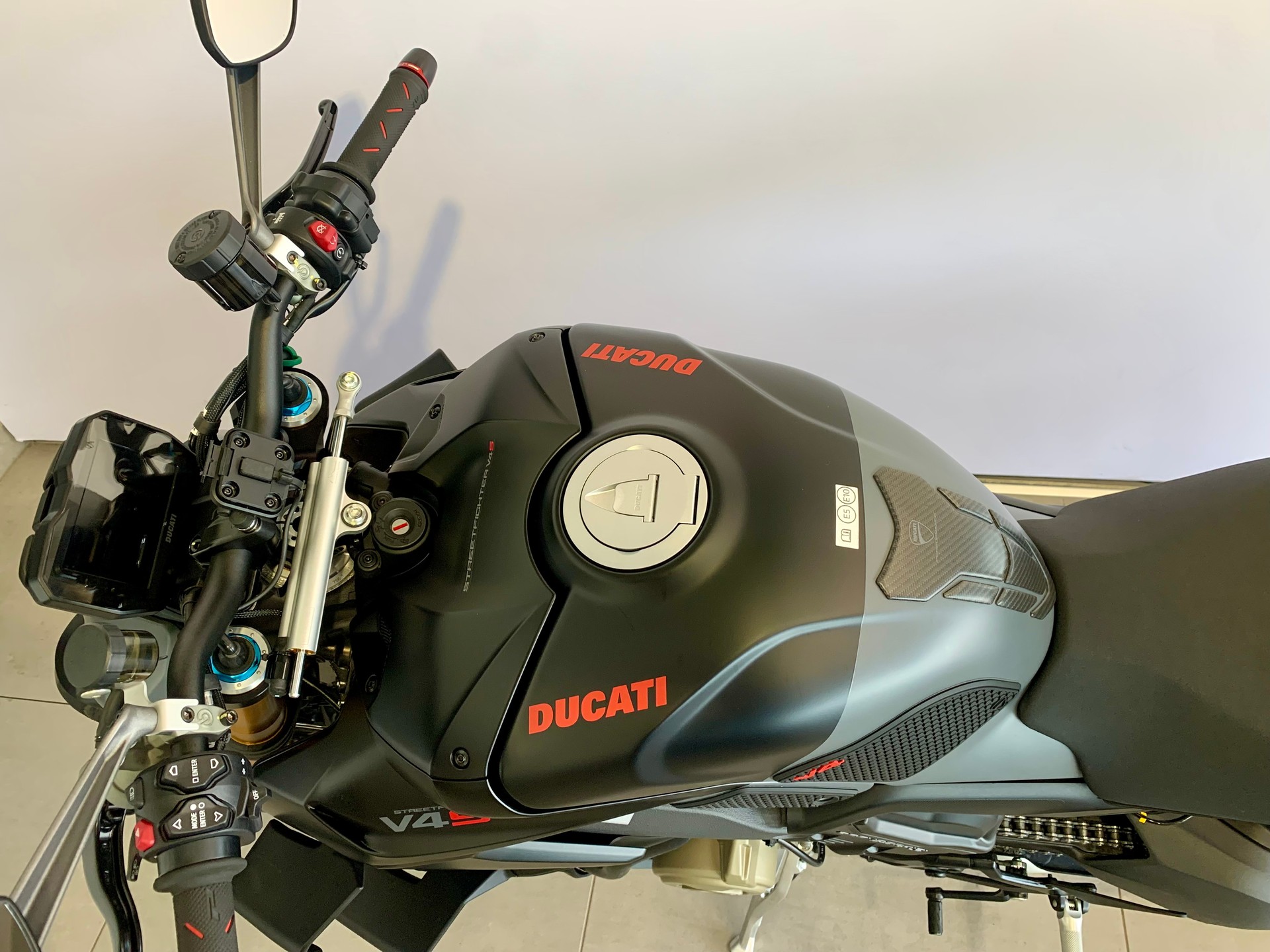 DUCATI Streetfighter V4 S-image-7