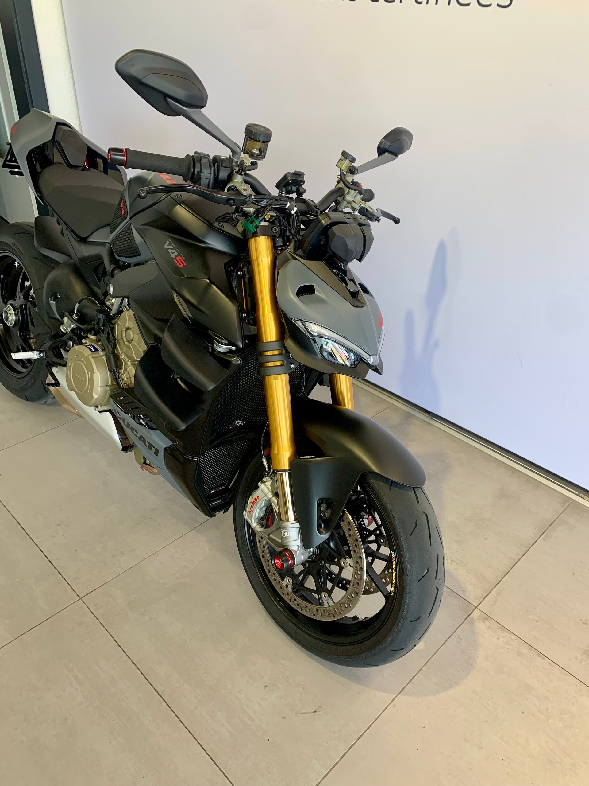 DUCATI Streetfighter V4 S-showroom-element-3
