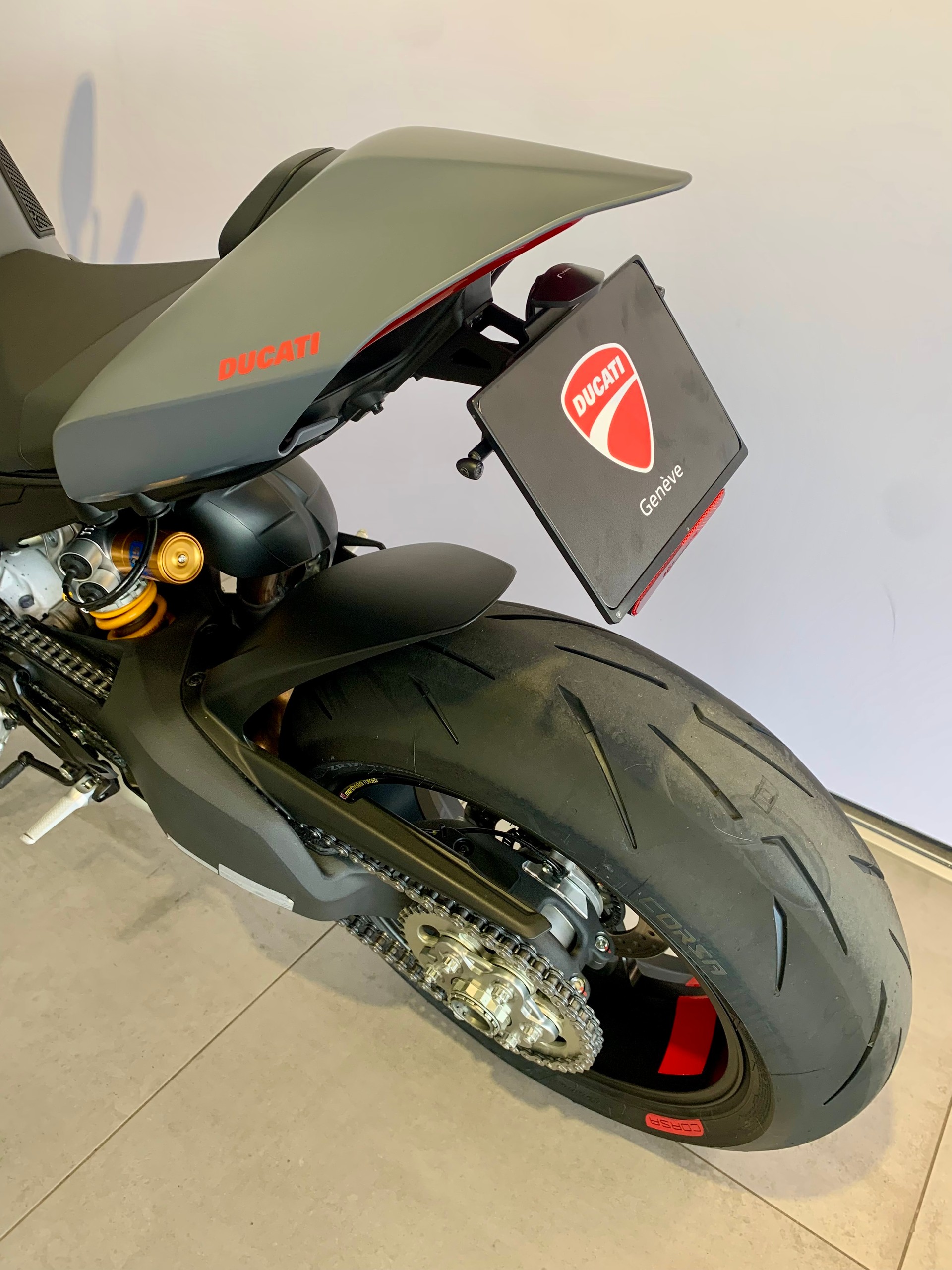 DUCATI Streetfighter V4 S-image-9