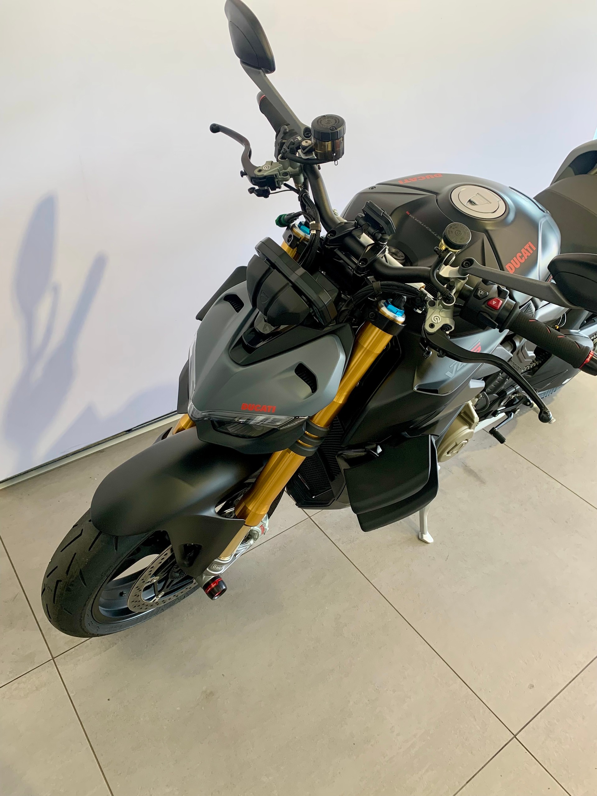 DUCATI Streetfighter V4 S-image-4