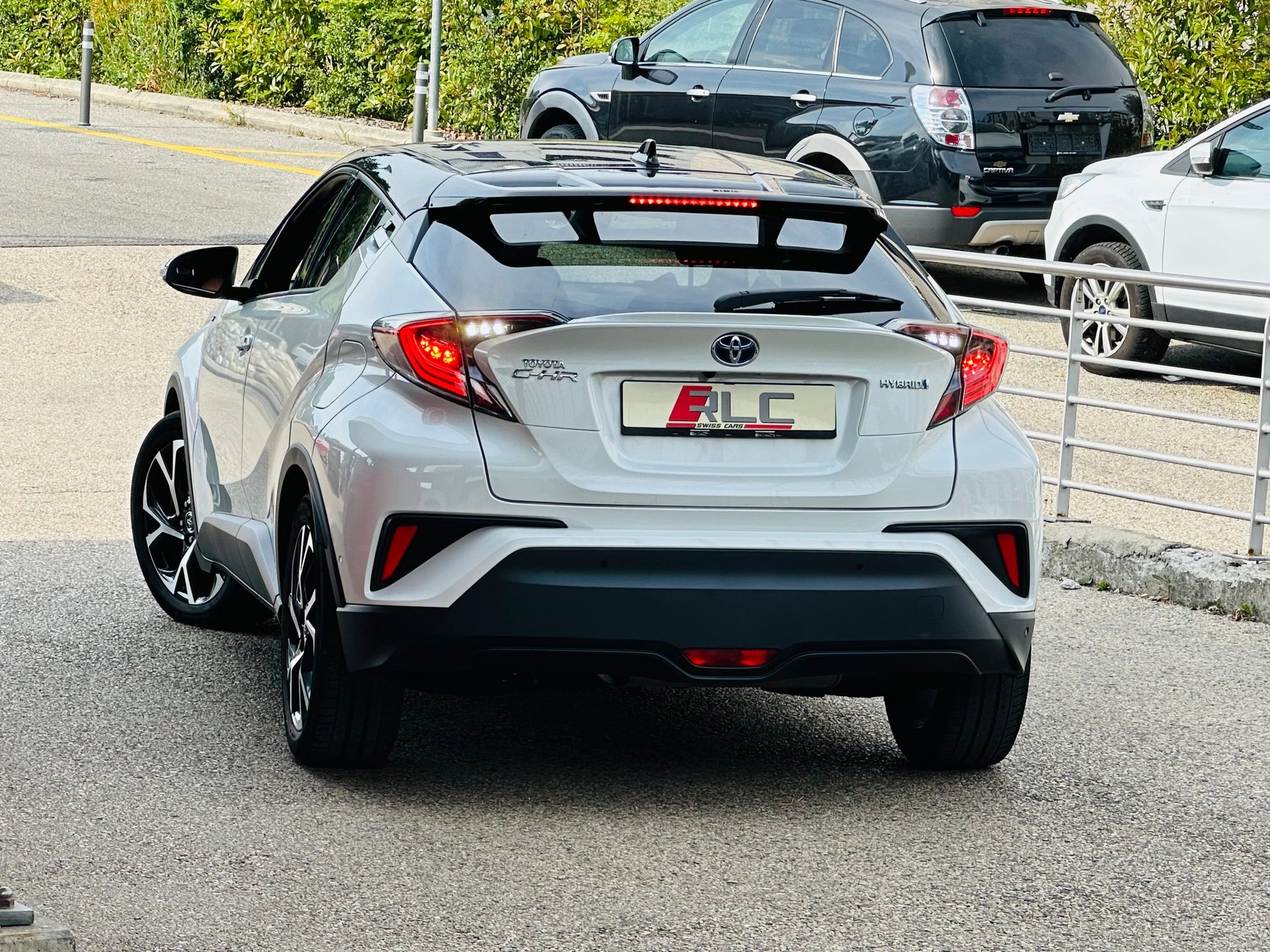 TOYOTA C-HR 1.8 HSD CVT Trend-image-8
