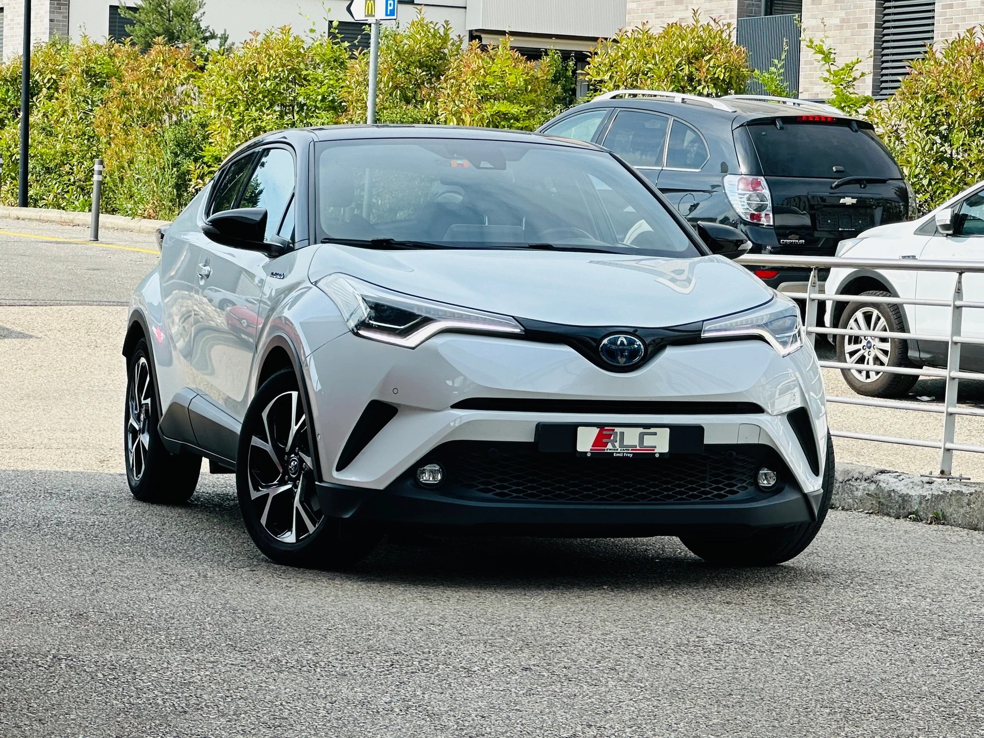 TOYOTA C-HR 1.8 HSD CVT Trend-image-0