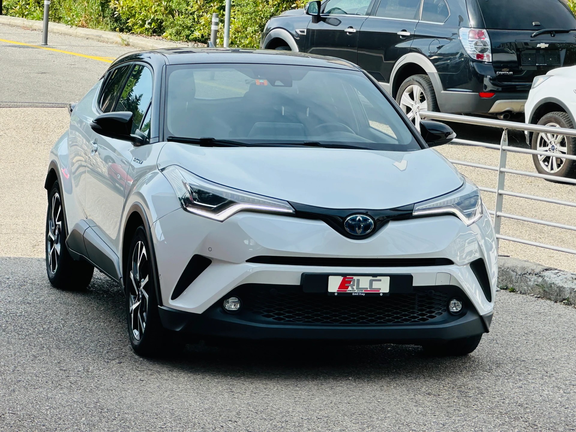 TOYOTA C-HR 1.8 HSD CVT Trend-image-3